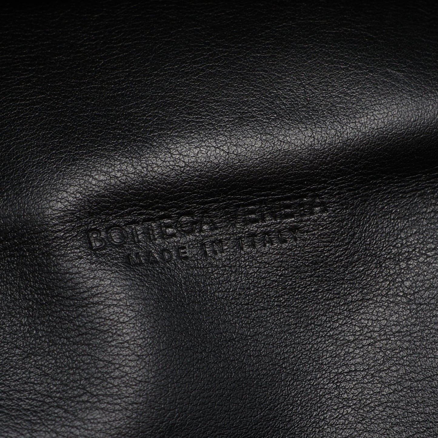 The Chain Pouch Mini チェーン ボディバッグ レザー ブラック ボッテガヴェネタ