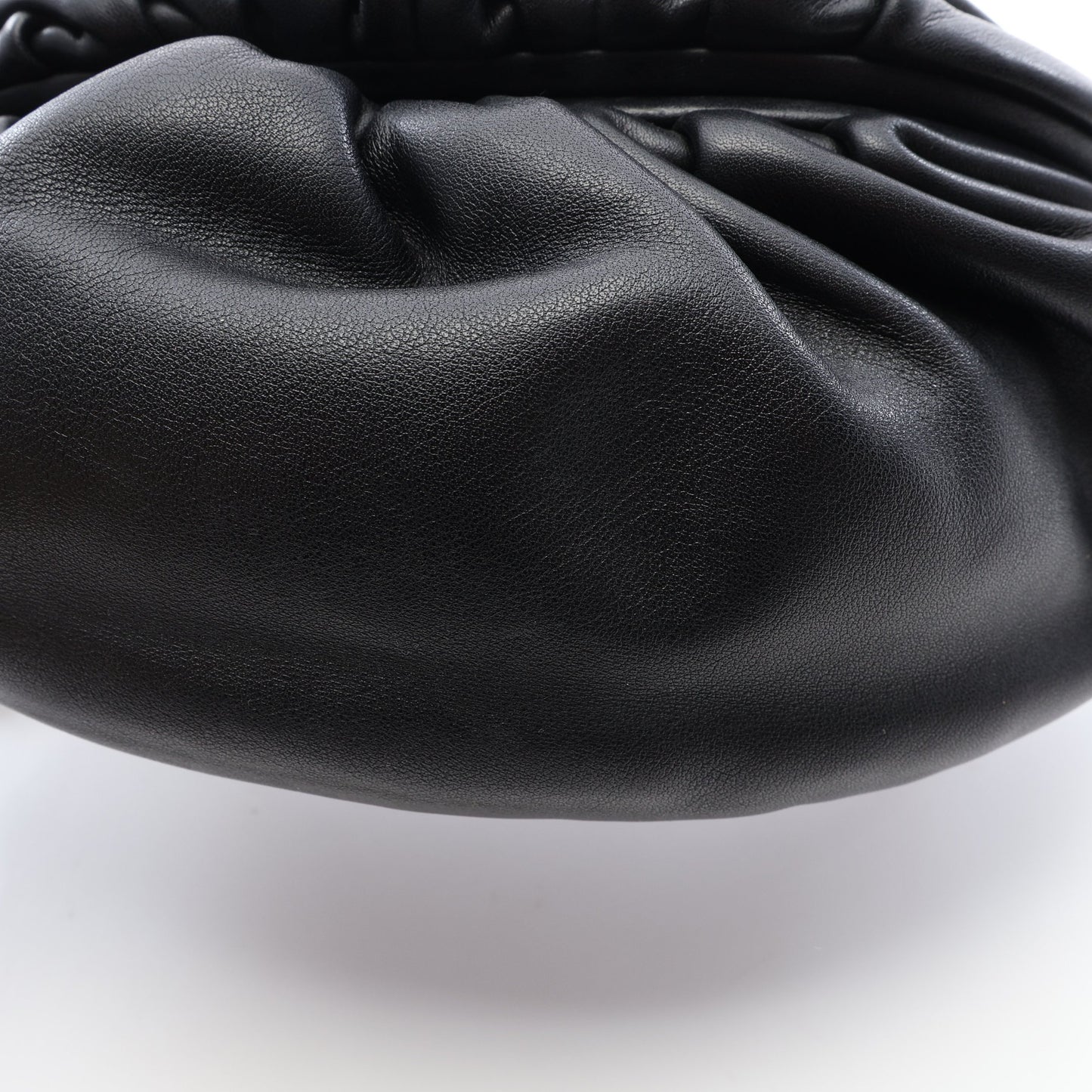 The Chain Pouch Mini チェーン ボディバッグ レザー ブラック ボッテガヴェネタ