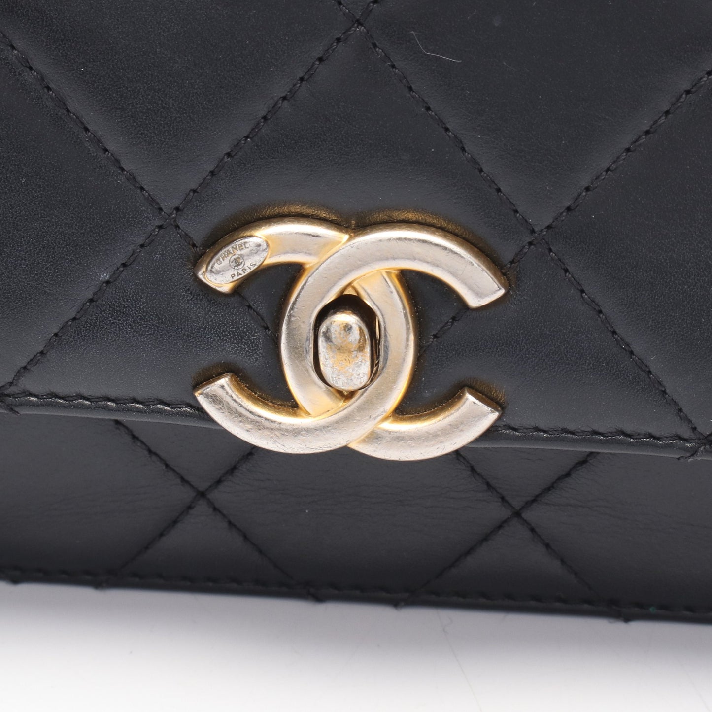 マトラッセ チェーンショルダーバッグ ラムスキン ブラック ゴールド金具 シャネル バッグ CHANEL