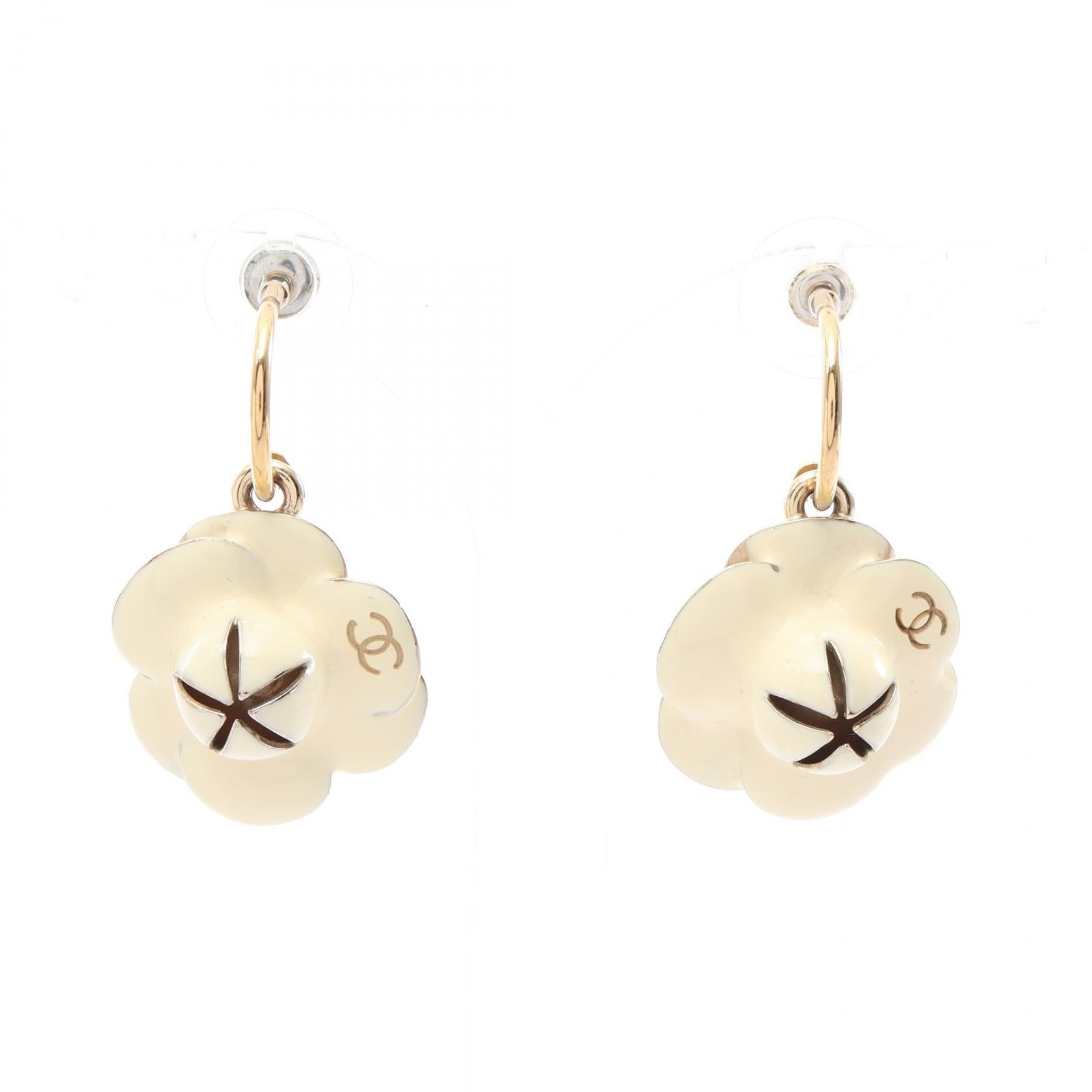 カメリア スウィング ピアス GP アイボリー ゴールド 02P シャネル アクセサリー CHANEL