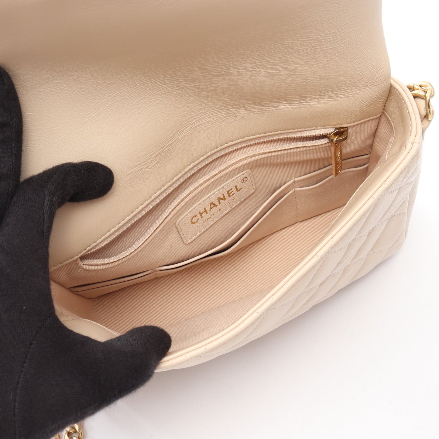 マトラッセ チェーンショルダーバッグ レザー ベージュ ゴールド金具 シャネル バッグ CHANEL