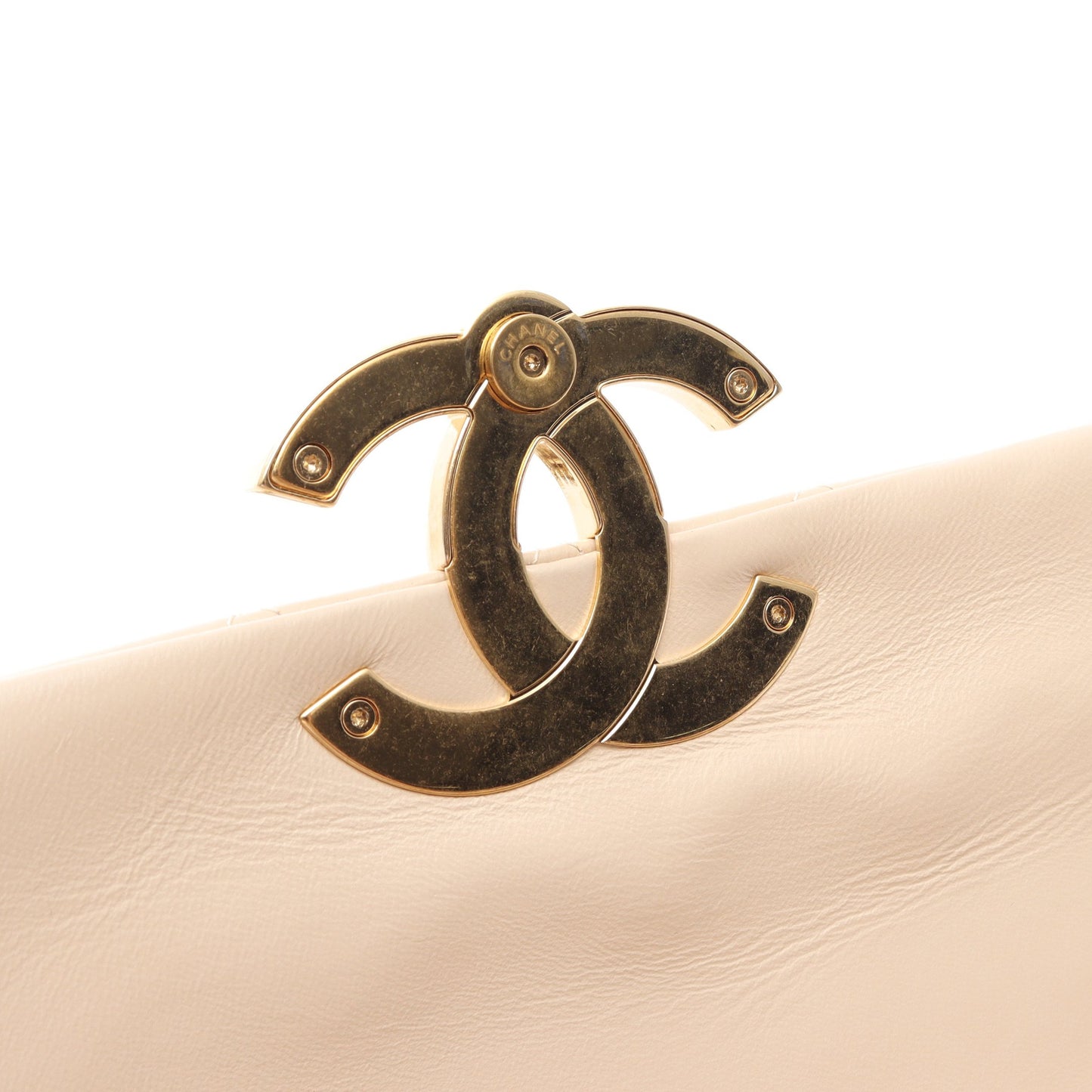 マトラッセ チェーンショルダーバッグ レザー ベージュ ゴールド金具 シャネル バッグ CHANEL