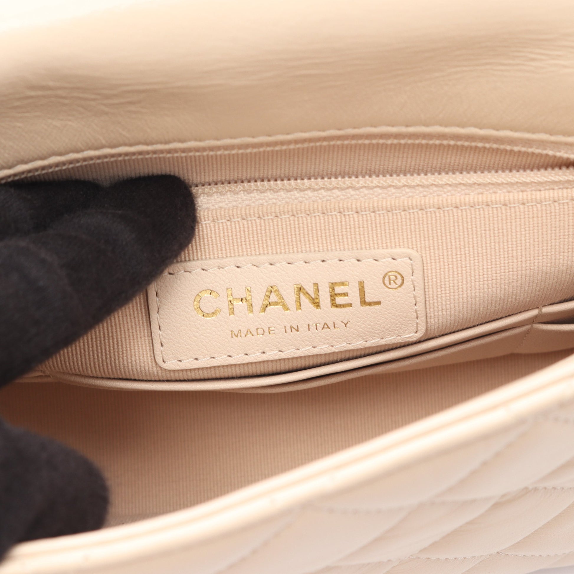 マトラッセ チェーンショルダーバッグ レザー ベージュ ゴールド金具 シャネル バッグ CHANEL