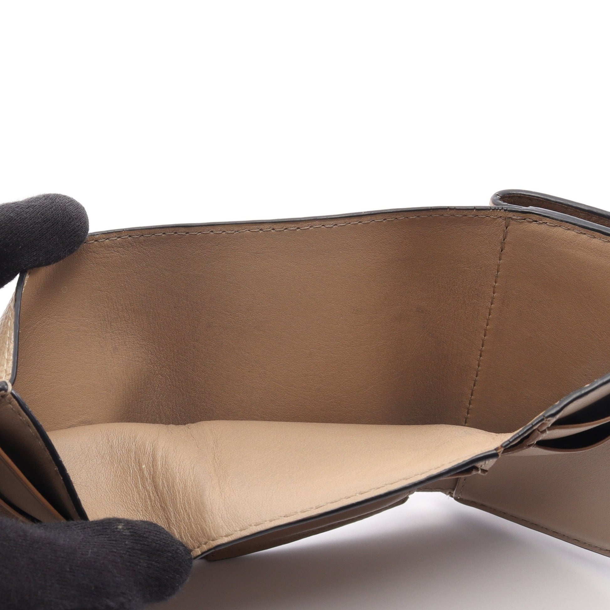 アナグラム トライフォールド 三つ折り財布 レザー ベージュ ロエベ 財布・小物 LOEWE