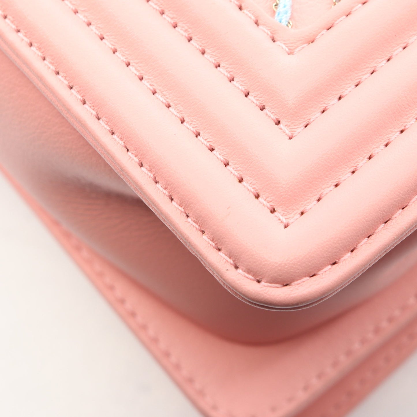 ボーイシャネル スモール チェーンショルダーバッグ レザー ピンク マルチカラー ゴールド金具 シャネル バッグ CHANEL