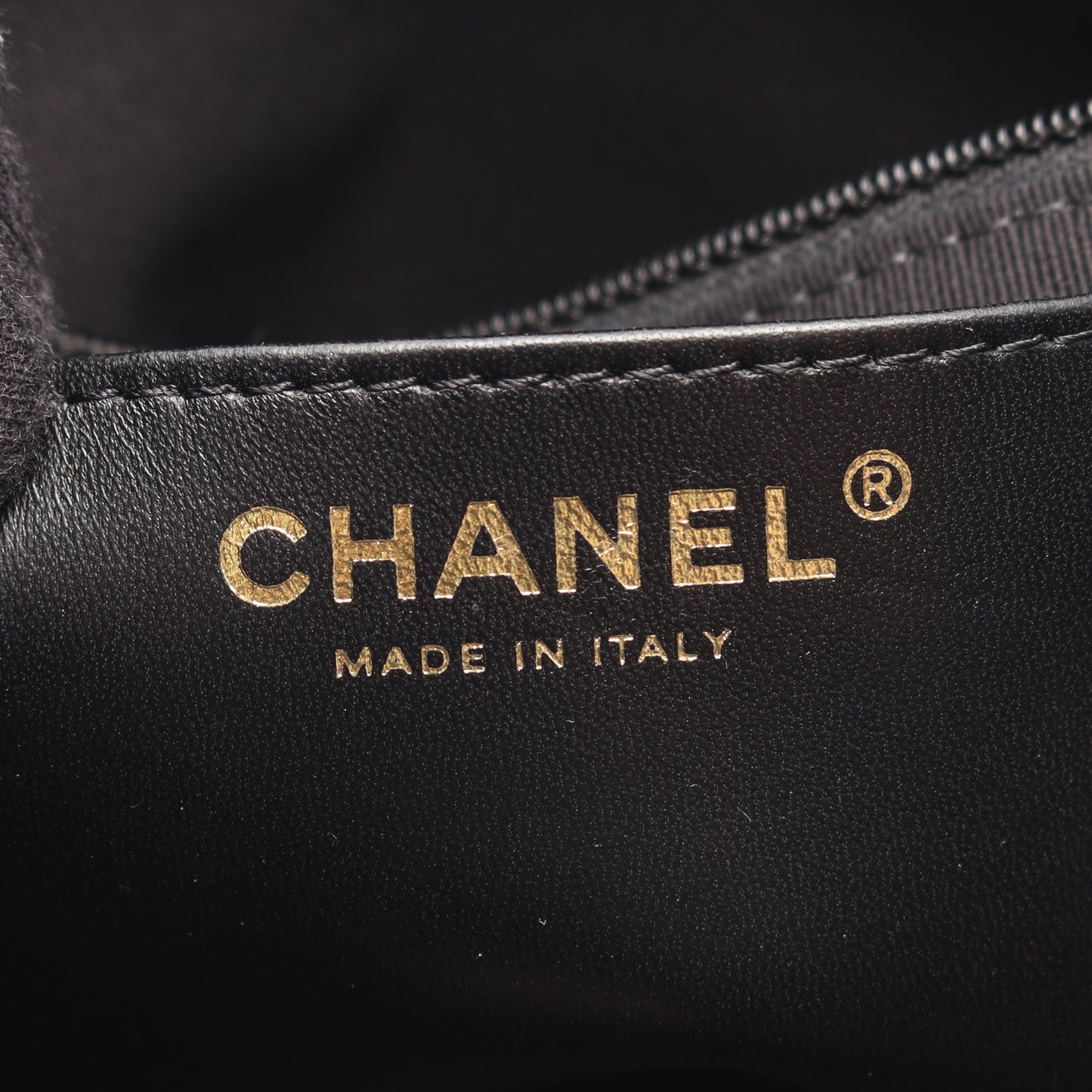 ラージ フラップバッグ マトラッセ チェーンショルダーバッグ ラムスキン ブラック ゴールド金具 シャネル