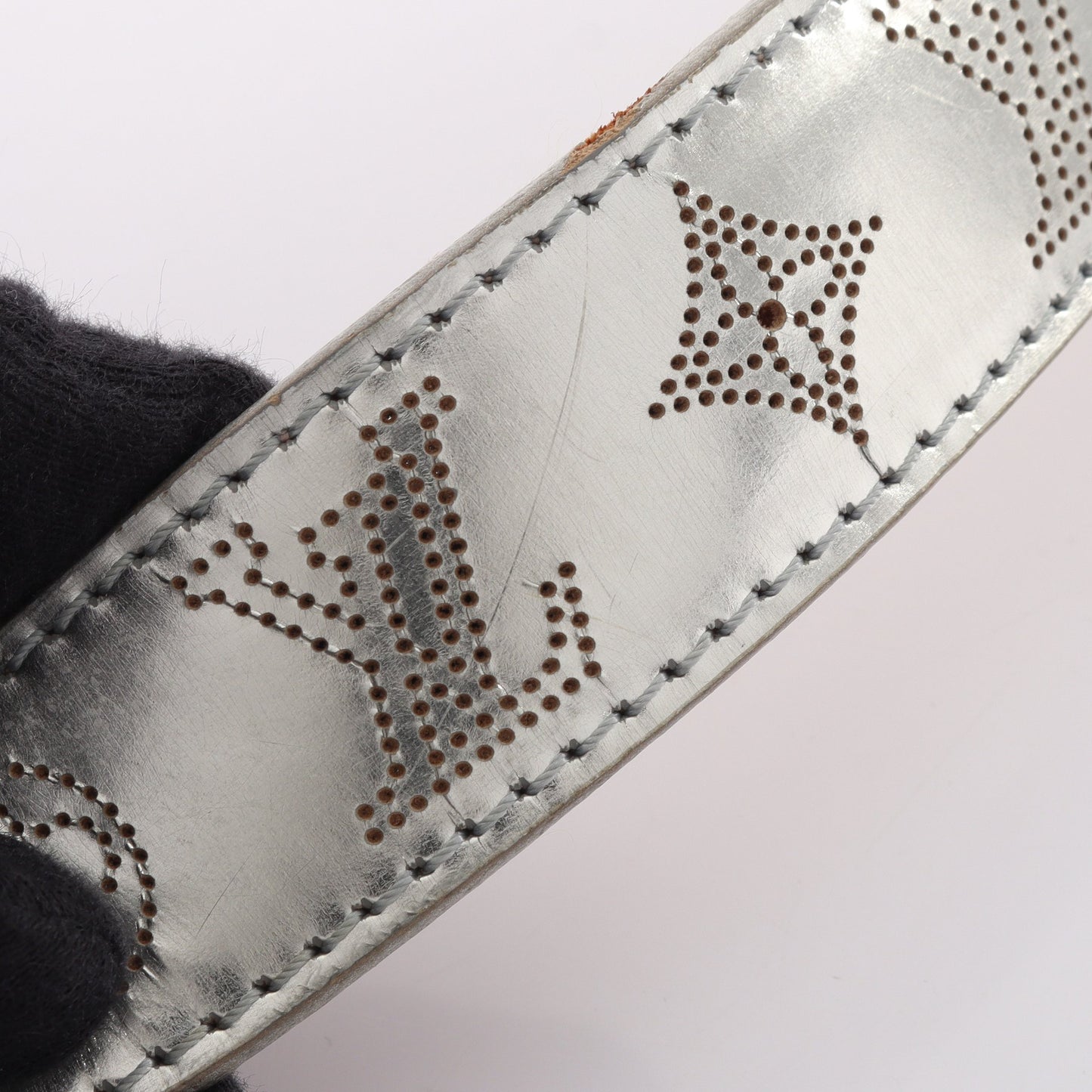 ノマド サンチュール パンチング ベルト レザー シルバー ルイヴィトン 財布・小物 LOUIS VUITTON