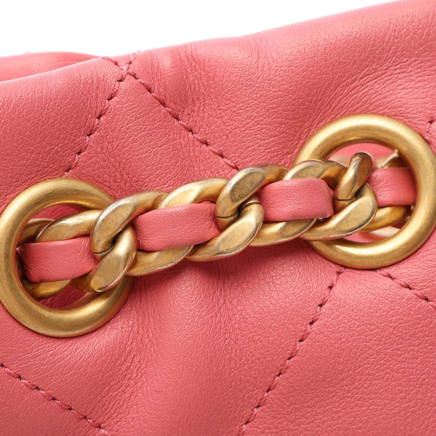マトラッセ チェーンショルダーバッグ ラムスキン ピンク ゴールド金具 シャネル バッグ CHANEL