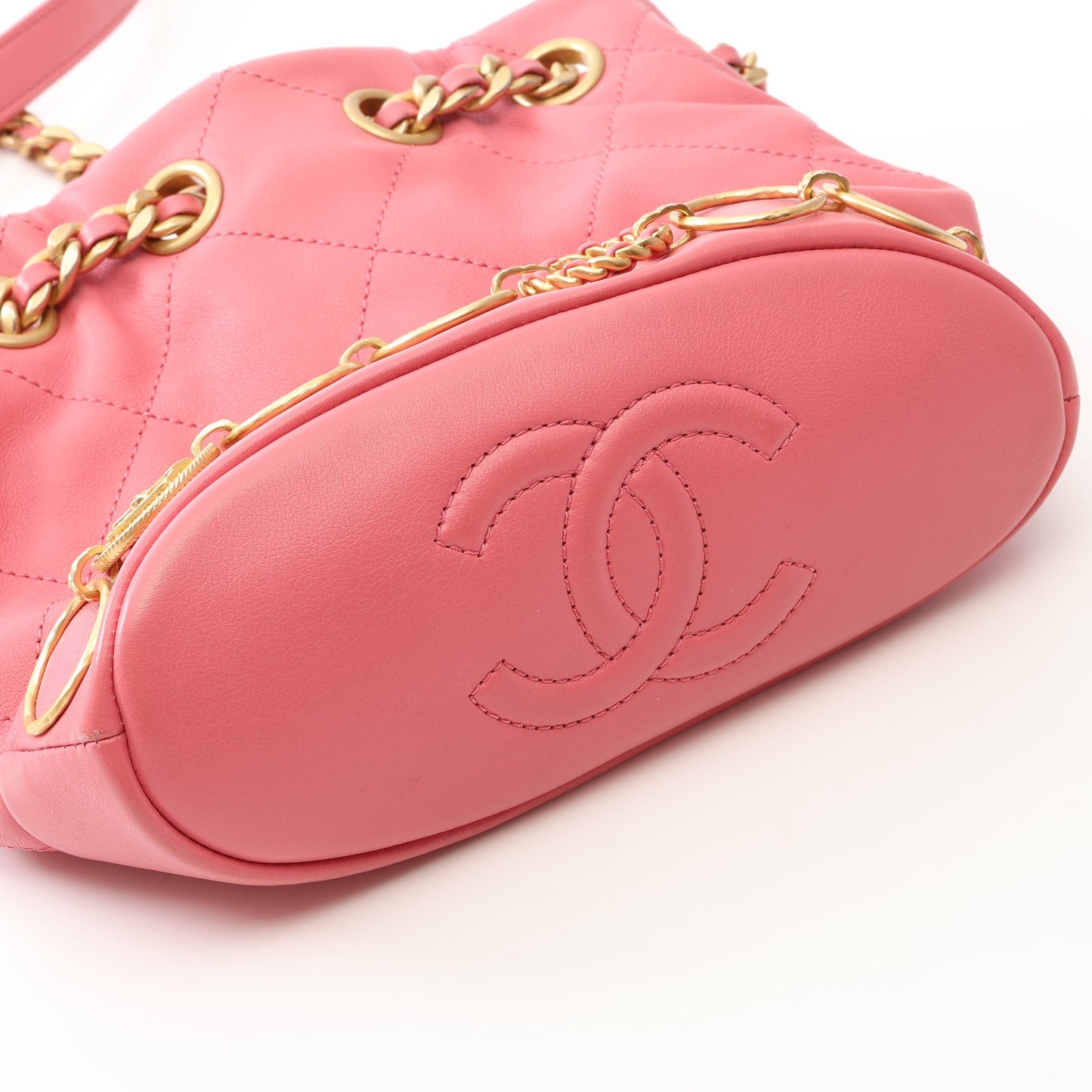 マトラッセ チェーンショルダーバッグ ラムスキン ピンク ゴールド金具 シャネル バッグ CHANEL