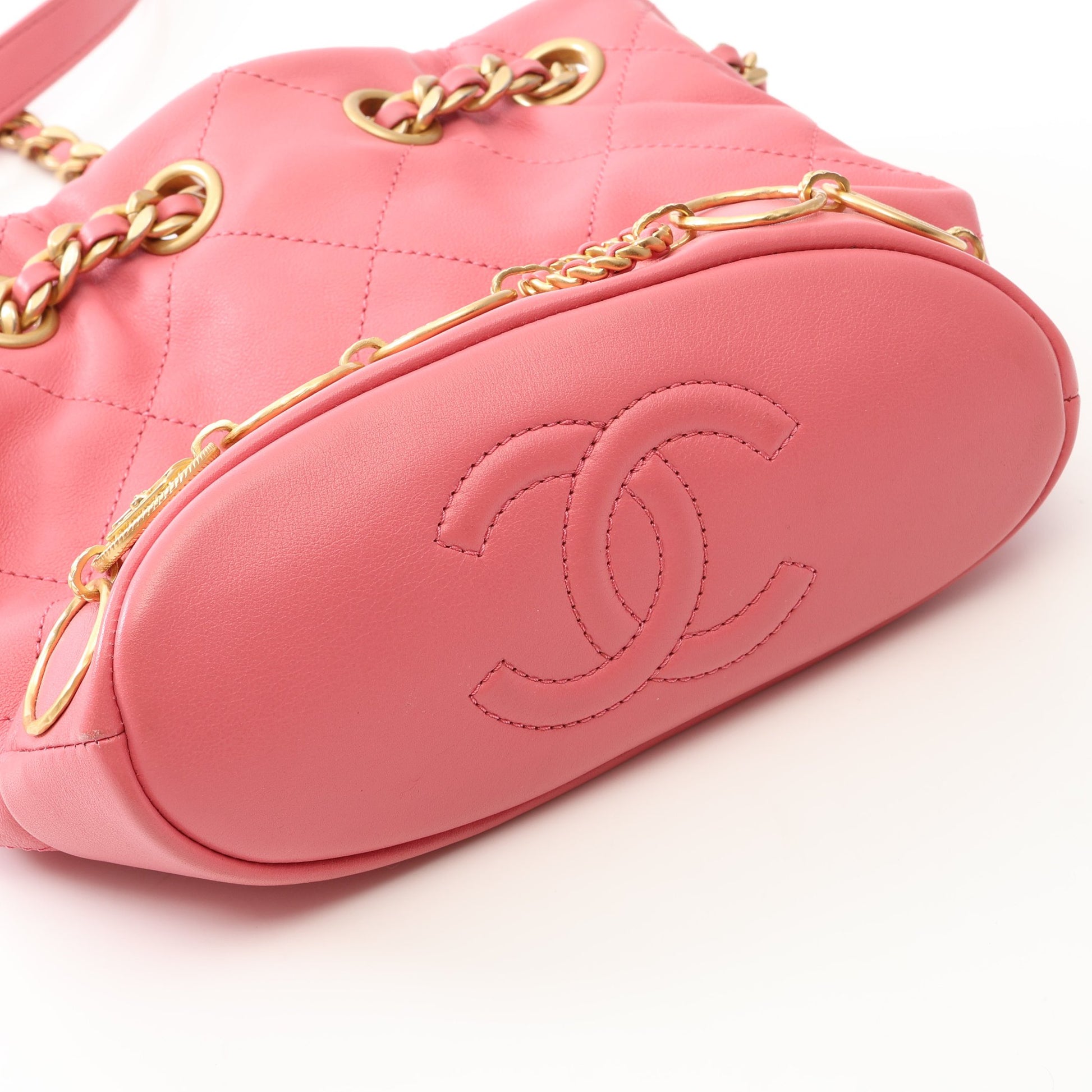 マトラッセ チェーンショルダーバッグ ラムスキン ピンク ゴールド金具 シャネル バッグ CHANEL