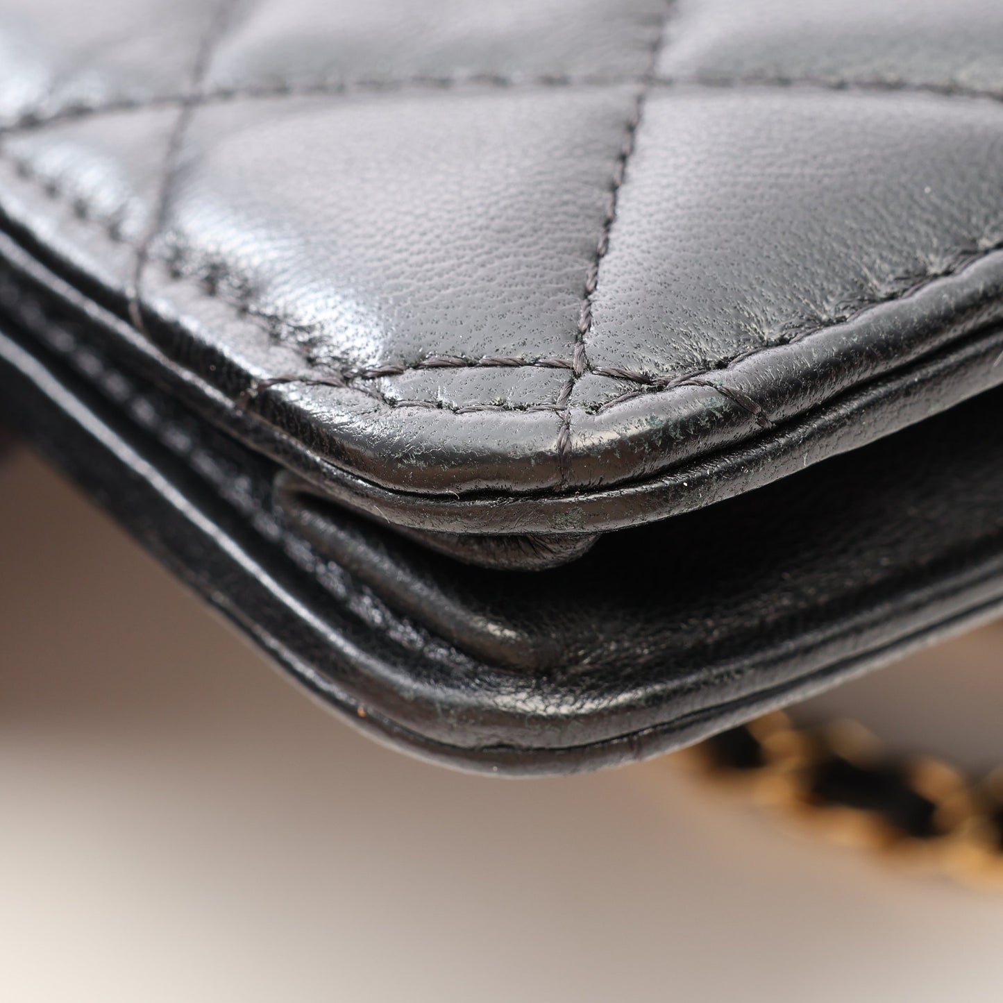 マトラッセ チェーンウォレット ラムスキン ブラック ゴールド金具 シャネル
