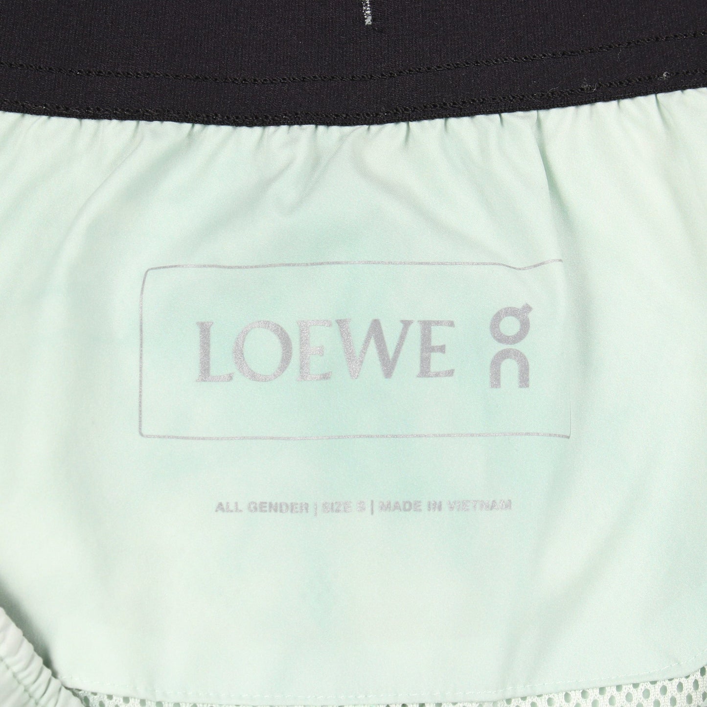 LOEWE x ON Technical Shell Shorts パンツ ライトグリーン ロエベ ボトムス LOEWE