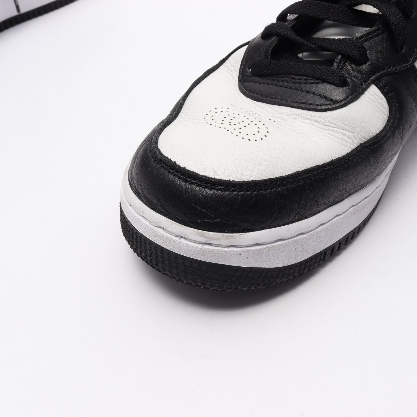 NIKE × STUSSY AIR FORCE 1 MID ハイカットスニーカー レザー ホワイト ブラック ステューシー