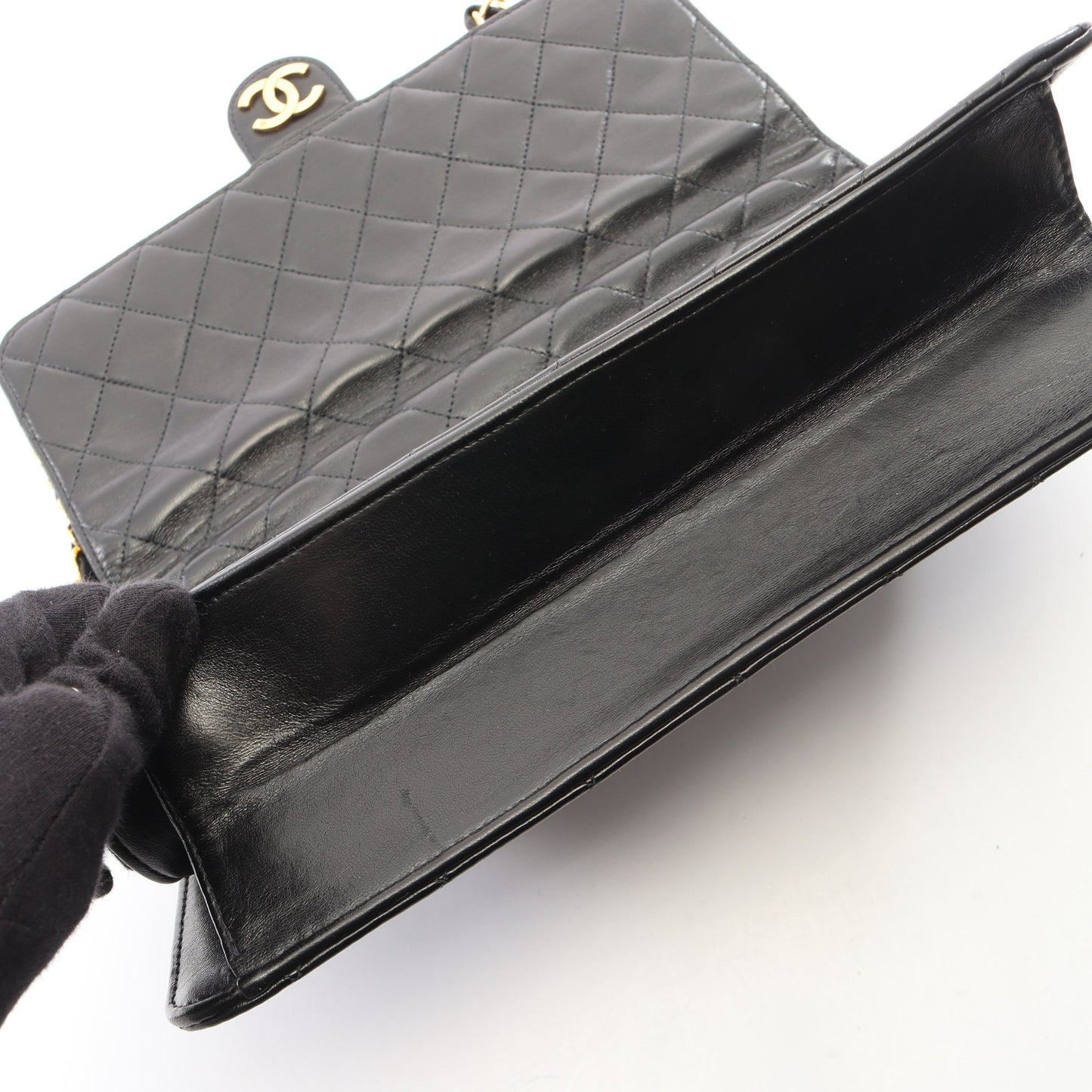 マトラッセ プッシュロック チェーンショルダーバッグ ラムスキン ブラック ゴールド金具 シャネル バッグ CHANEL
