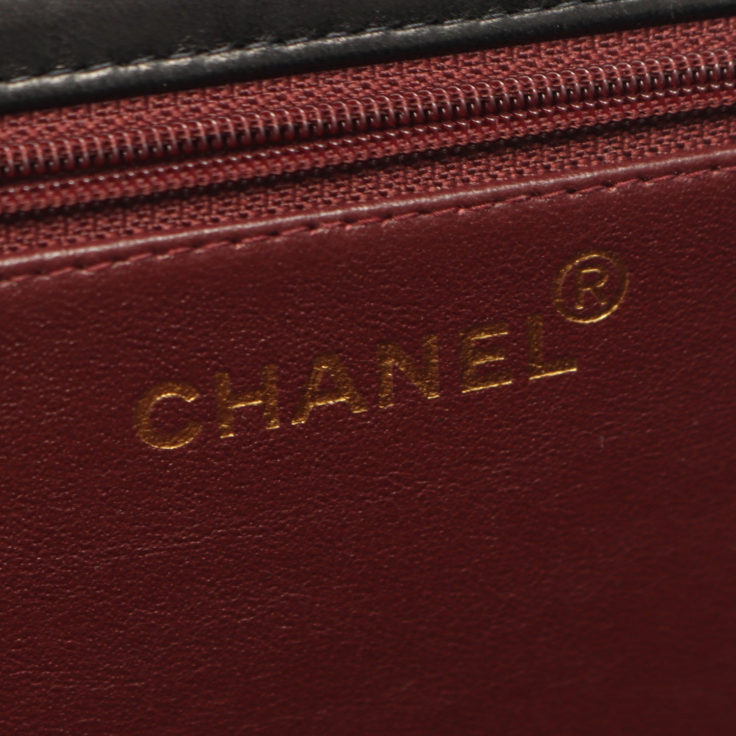 マトラッセ プッシュロック チェーンショルダーバッグ ラムスキン ブラック ゴールド金具 シャネル バッグ CHANEL