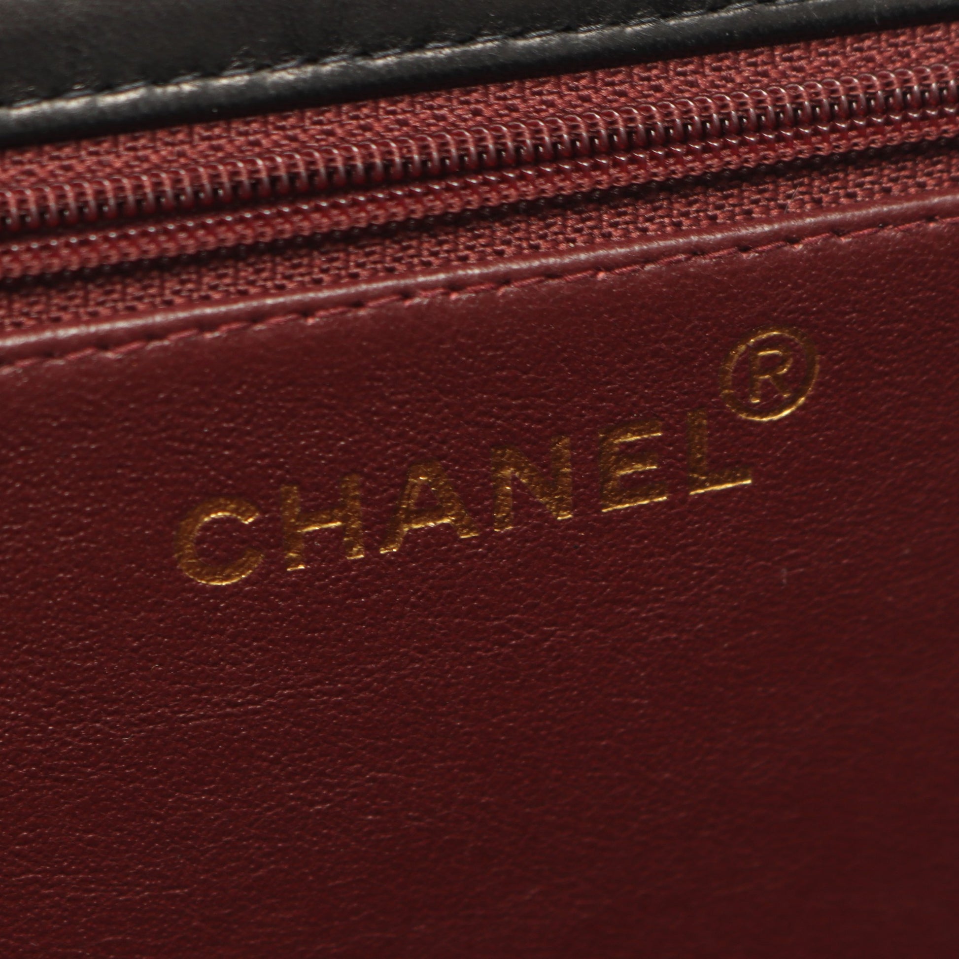 マトラッセ プッシュロック チェーンショルダーバッグ ラムスキン ブラック ゴールド金具 シャネル バッグ CHANEL