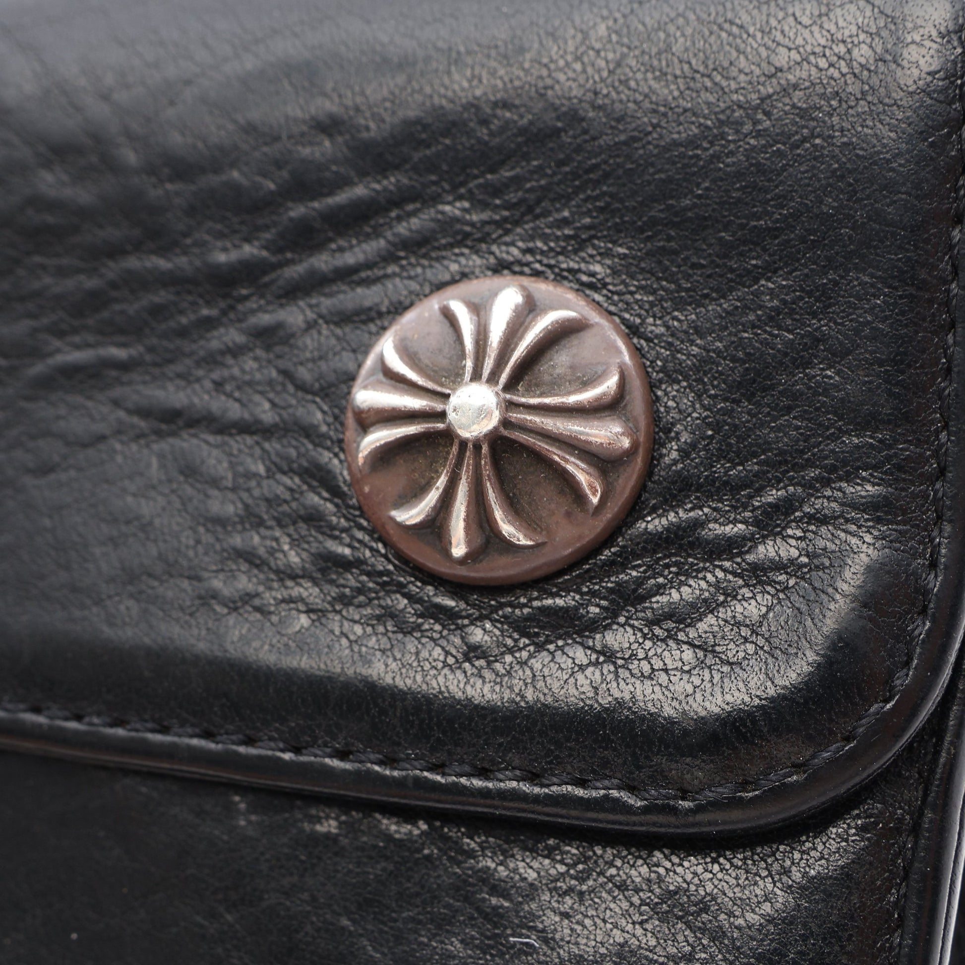 ウェーブウォレット クロスボタン 三つ折り長財布 レザー ブラック クロムハーツ 財布・小物 Chrome Hearts