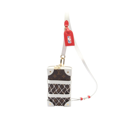 LV × NBA ソフトトランク フォーンボックス モノグラム ボディバッグ PVC レザー ファブリック ブラウン ホワイト ルイヴィトン