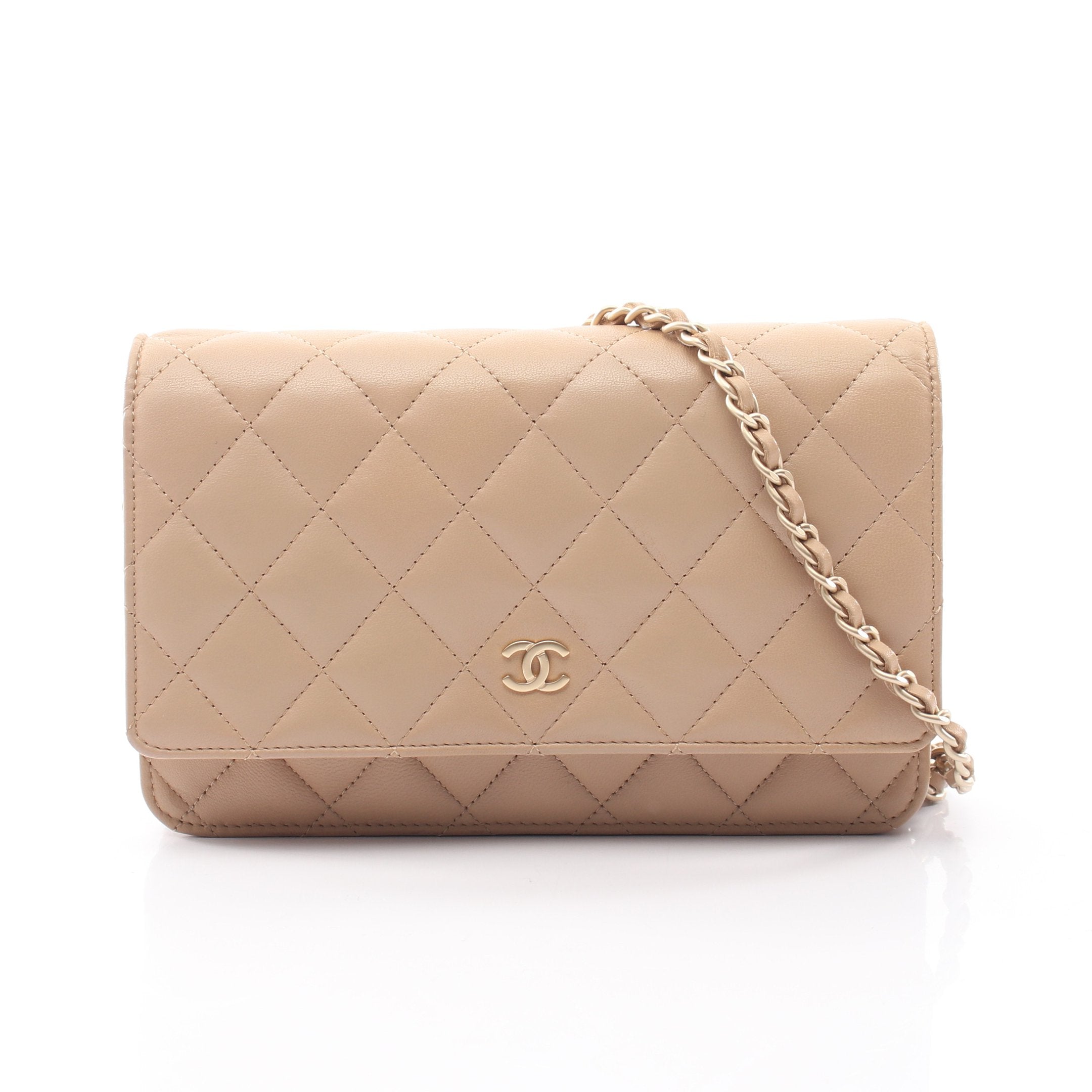 CHANEL BOY CHANEL チェーンウォレット ベージュ マトラッセ チェーンウォレット ラムスキン ベージュ ゴールド金具