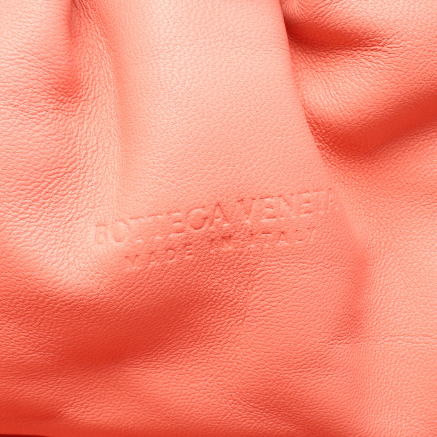 ザ ポーチ イントレチャート クラッチバッグ ラムスキン コーラルピンク ボッテガヴェネタ バッグ BOTTEGA VENETA