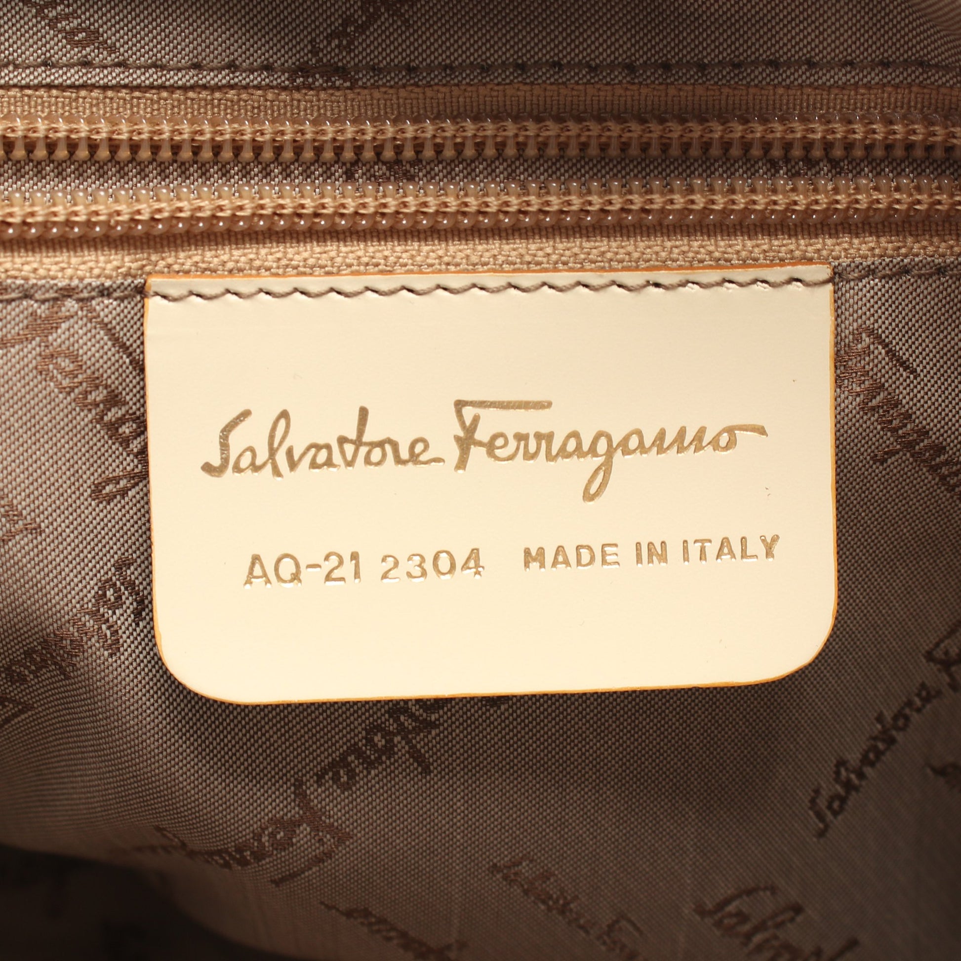 ハンドバッグ レザー アイボリー サルヴァトーレフェラガモ バッグ Salvatore Ferragamo