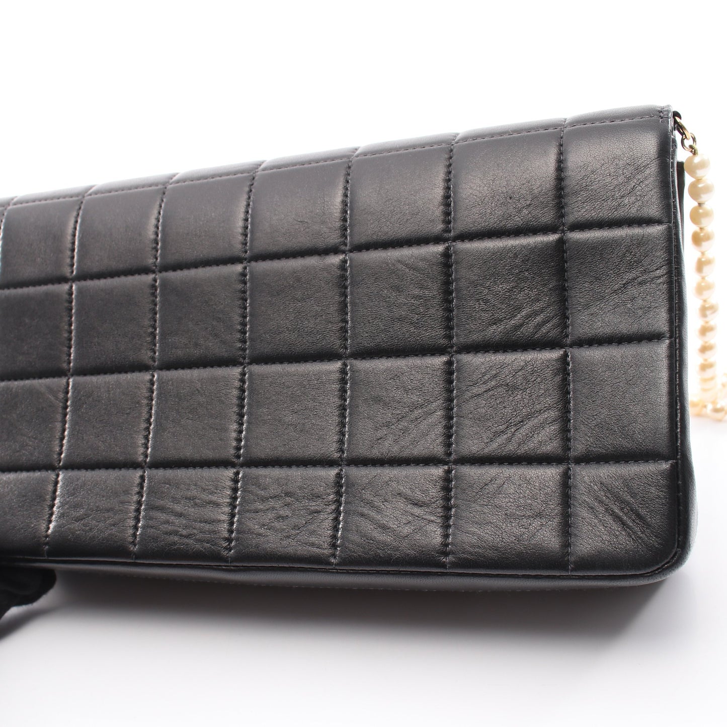 チョコバー パール チェーンショルダー ショルダーバッグ ラムスキン ブラック ゴールド金具 シャネル バッグ CHANEL