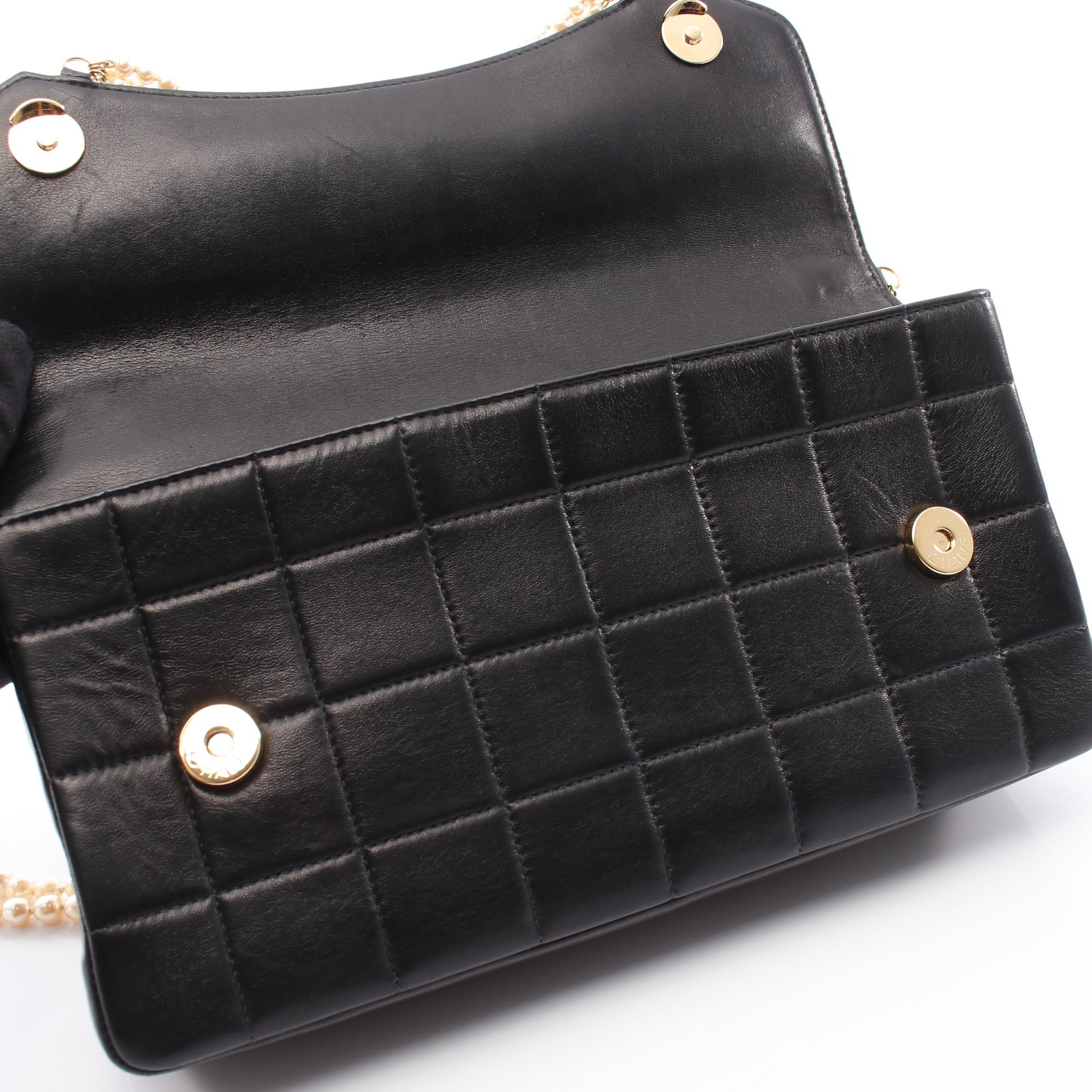 チョコバー パール チェーンショルダー ショルダーバッグ ラムスキン ブラック ゴールド金具 シャネル バッグ CHANEL