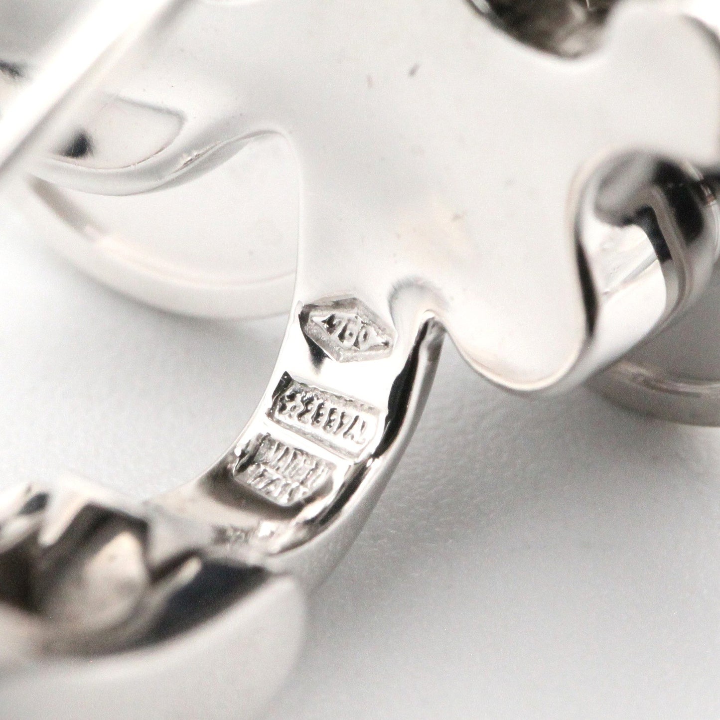 チクラディ ピアス ピアス K18WG シルバー ホワイトゴールド ブルガリ アクセサリー BVLGARI