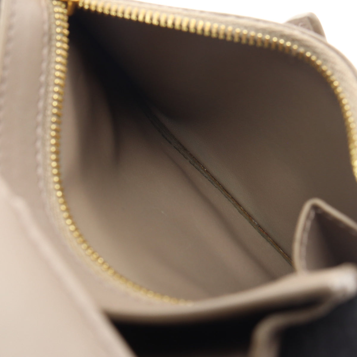 ミディアム ストラップウォレット 二つ折り財布 レザー グレーベージュ セリーヌ 財布・小物 CELINE