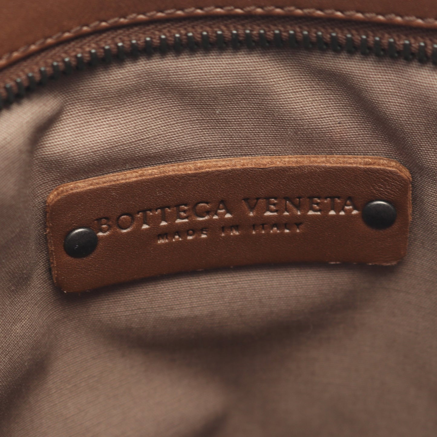 イントレチャート ショルダーバッグ レザー ブラウン ボッテガヴェネタ バッグ BOTTEGA VENETA