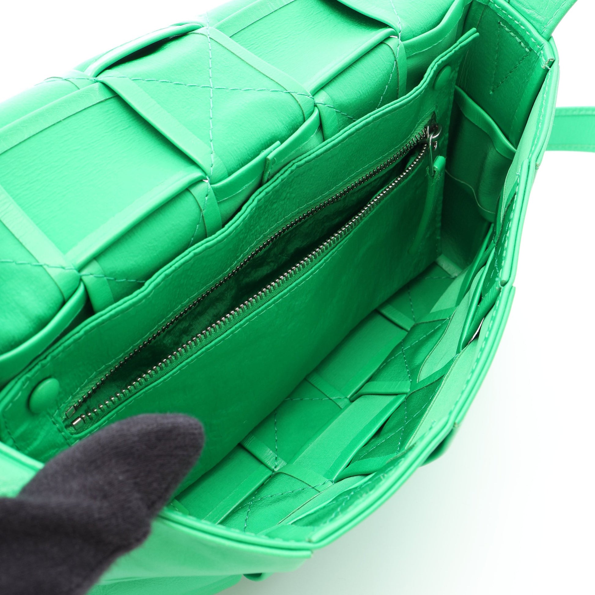 カセット マキシイントレチャート ショルダーバッグ レザー グリーン ボッテガヴェネタ バッグ BOTTEGA VENETA