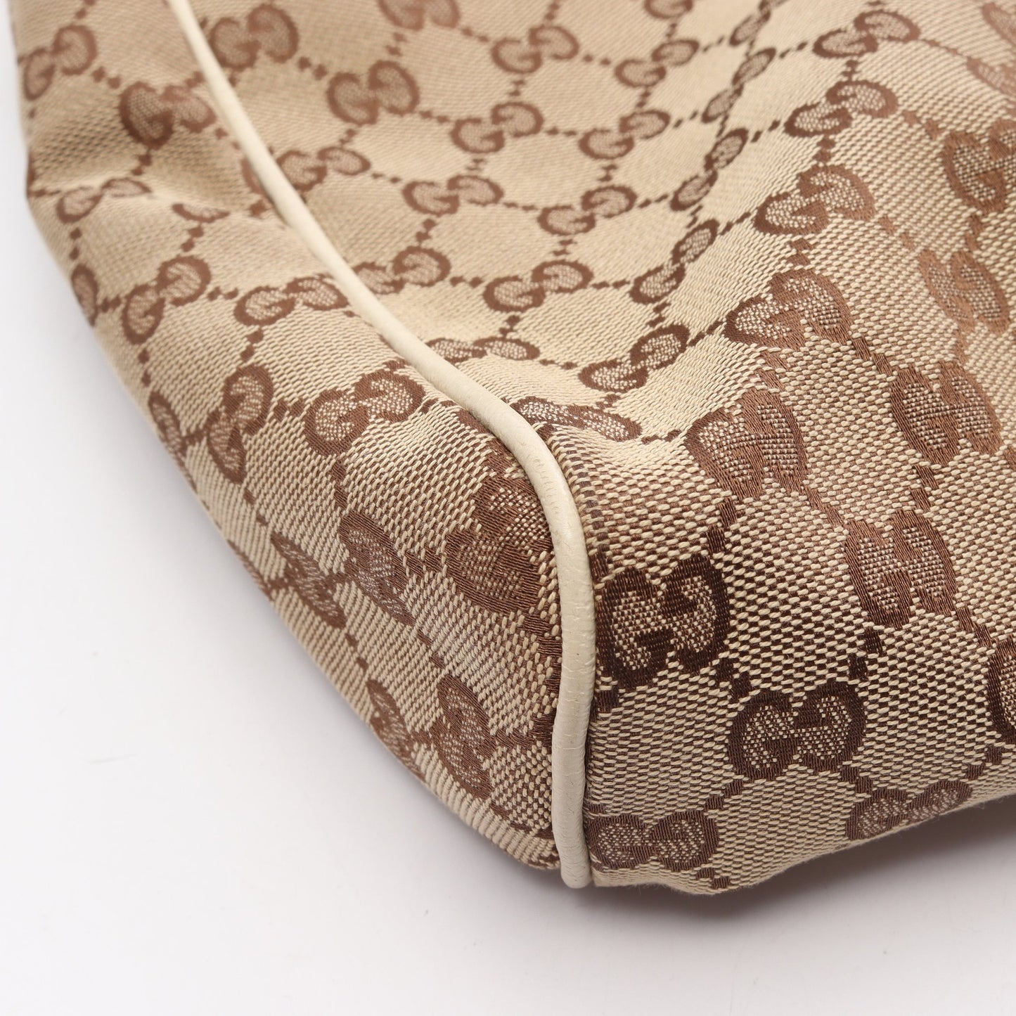 GGキャンバス ショルダーバッグ キャンバス レザー ベージュ オフホワイト グッチ バッグ GUCCI