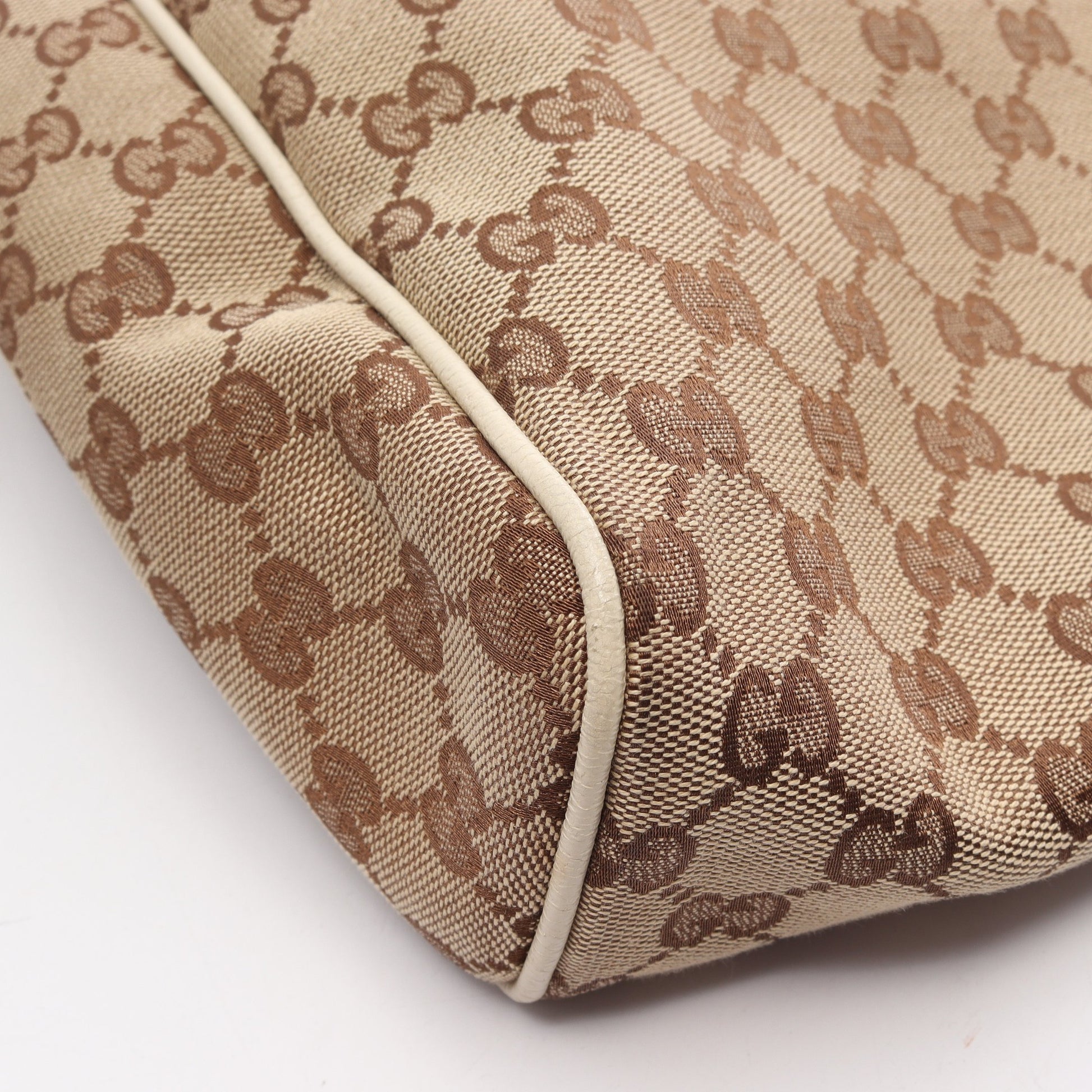 GGキャンバス ショルダーバッグ キャンバス レザー ベージュ オフホワイト グッチ バッグ GUCCI