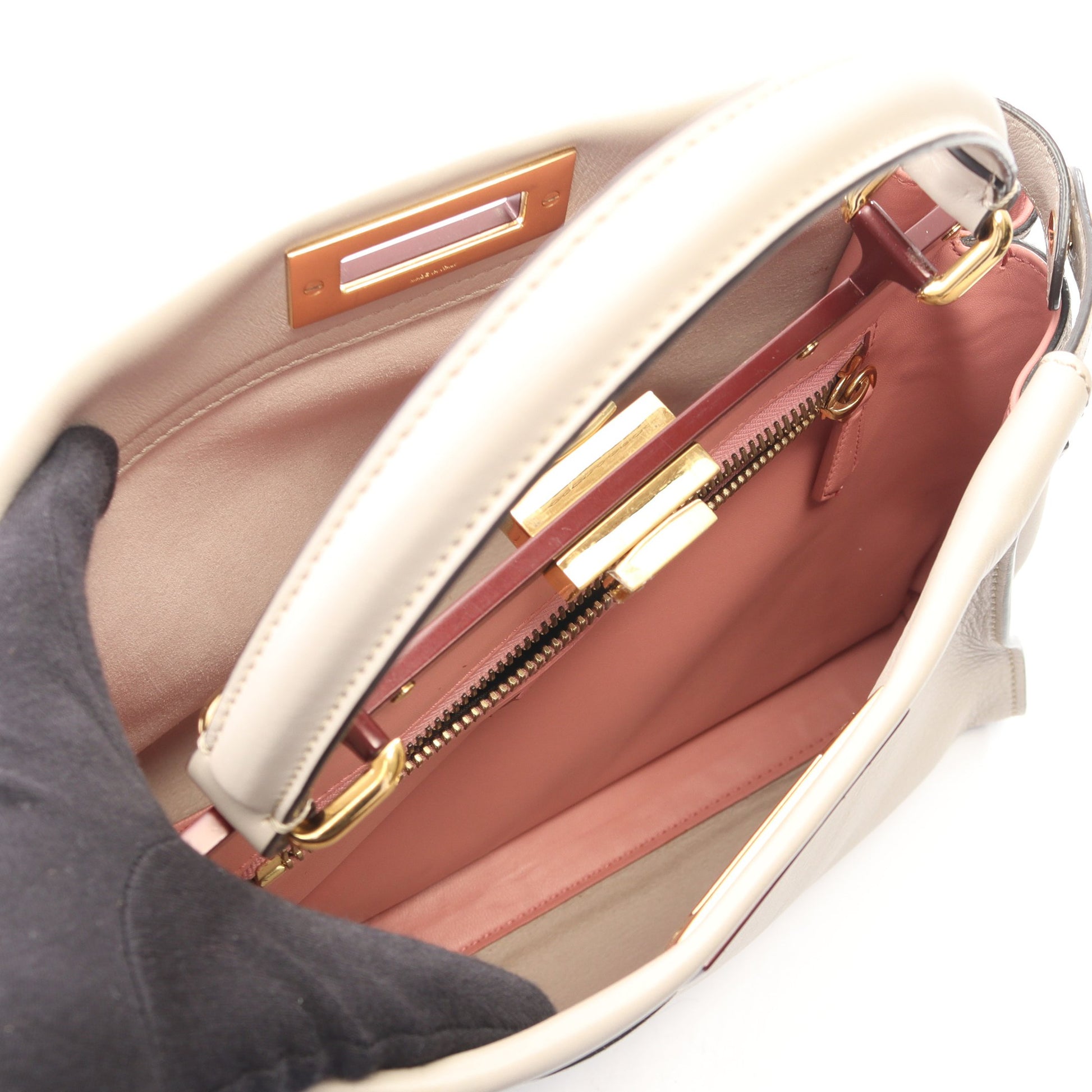 ピーカブー レギュラー 2WAY ハンドバッグ レザー グレーベージュ フェンディ バッグ FENDI