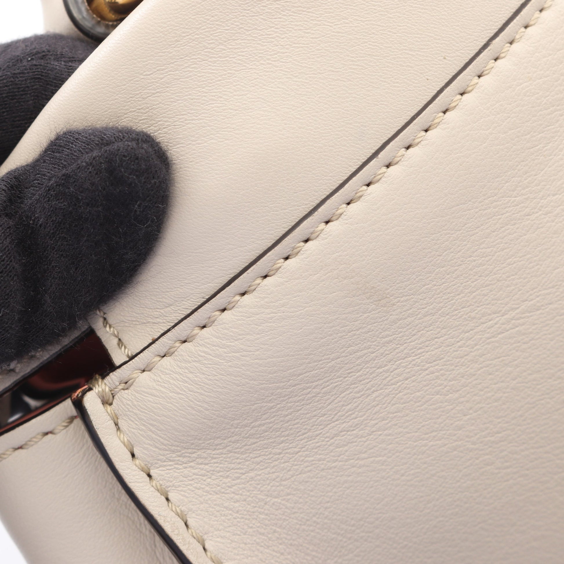 ピーカブー レギュラー 2WAY ハンドバッグ レザー グレーベージュ フェンディ バッグ FENDI