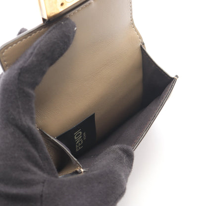 バゲット FFロゴ 三つ折り財布 レザー グレーベージュ フェンディ