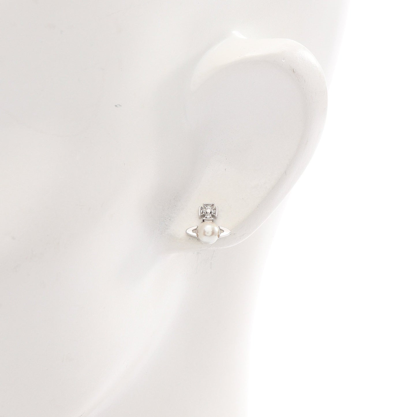 BALBINA EARRINGS ピアス フェイクパール シルバー オフホワイト ヴィヴィアンウエストウッド