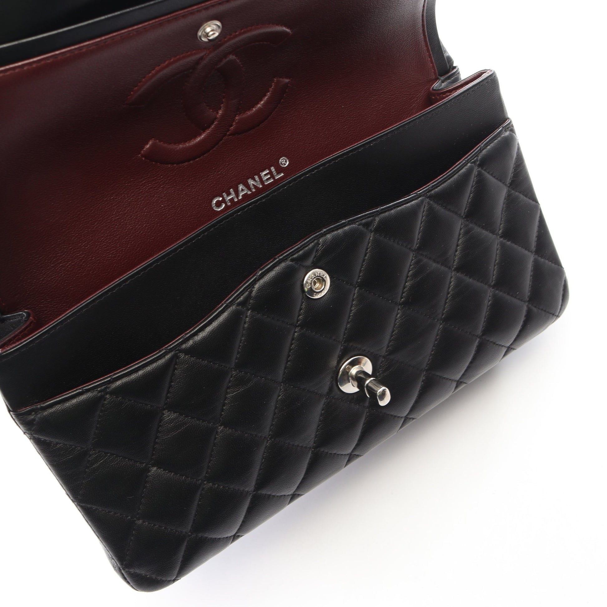 マトラッセ Wフラップ Wチェーンショルダーバッグ ラムスキン ブラック シルバー金具 シャネル バッグ CHANEL