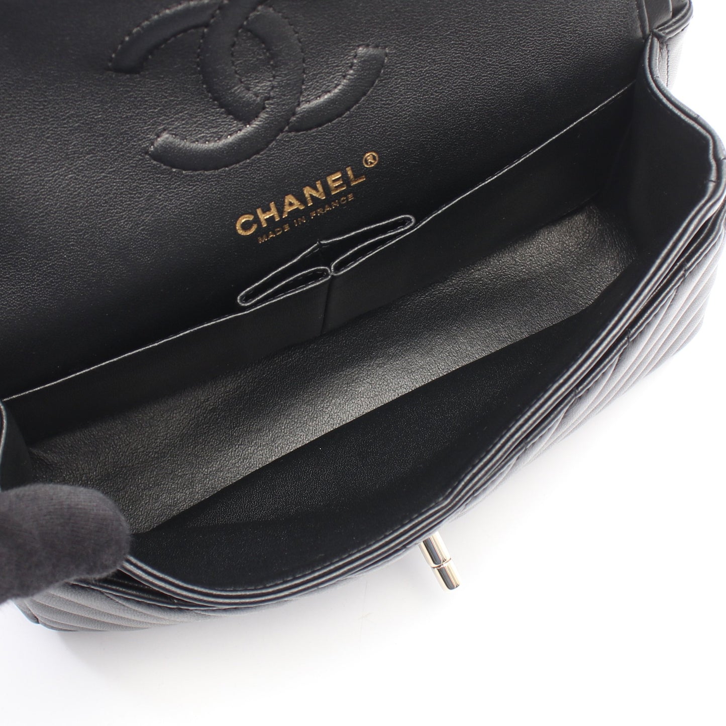 シェブロン Vステッチ Wフラップ Wチェーンショルダーバッグ ラムスキン ブラック シルバー金具 シャネル バッグ CHANEL