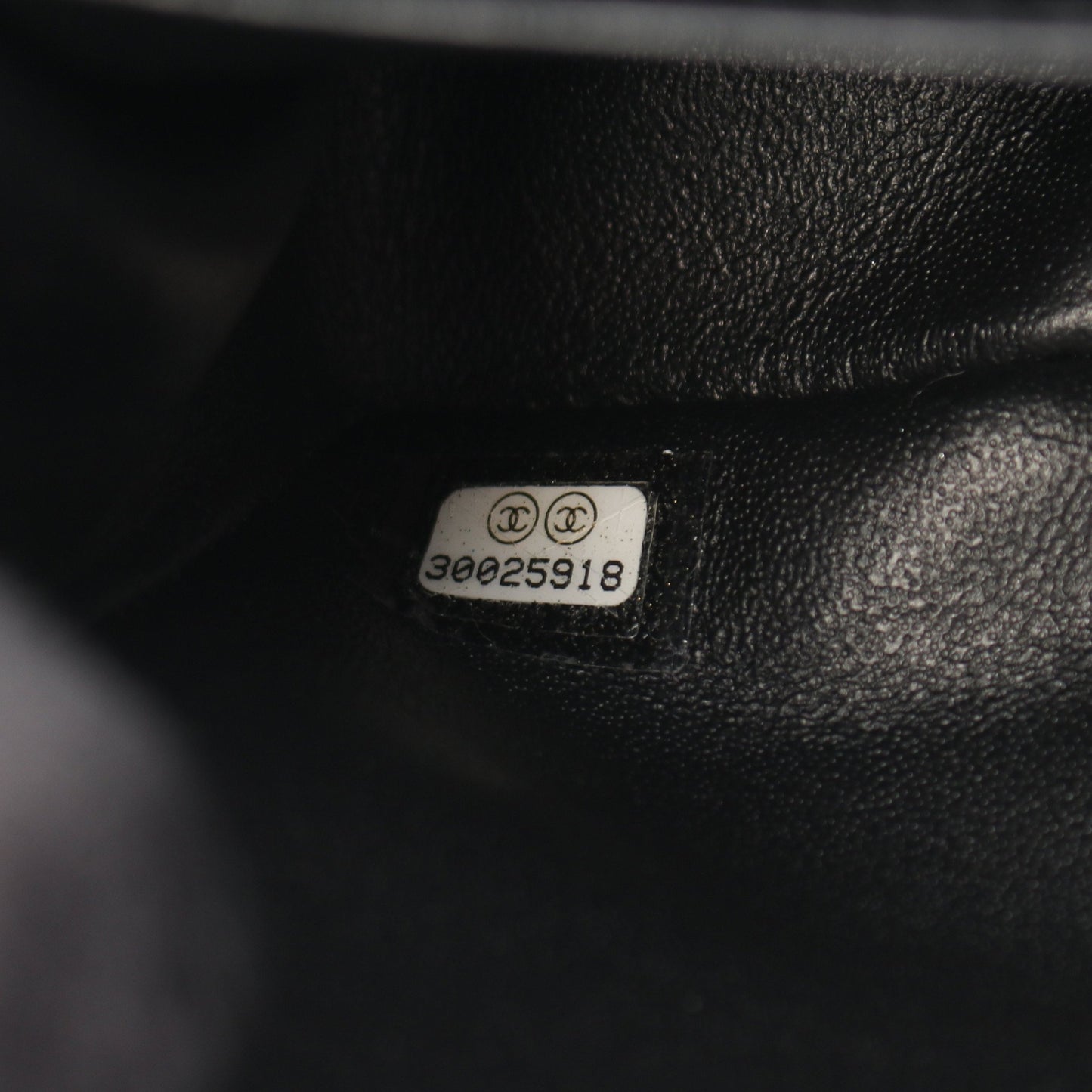 シェブロン Vステッチ Wフラップ Wチェーンショルダーバッグ ラムスキン ブラック シルバー金具 シャネル バッグ CHANEL