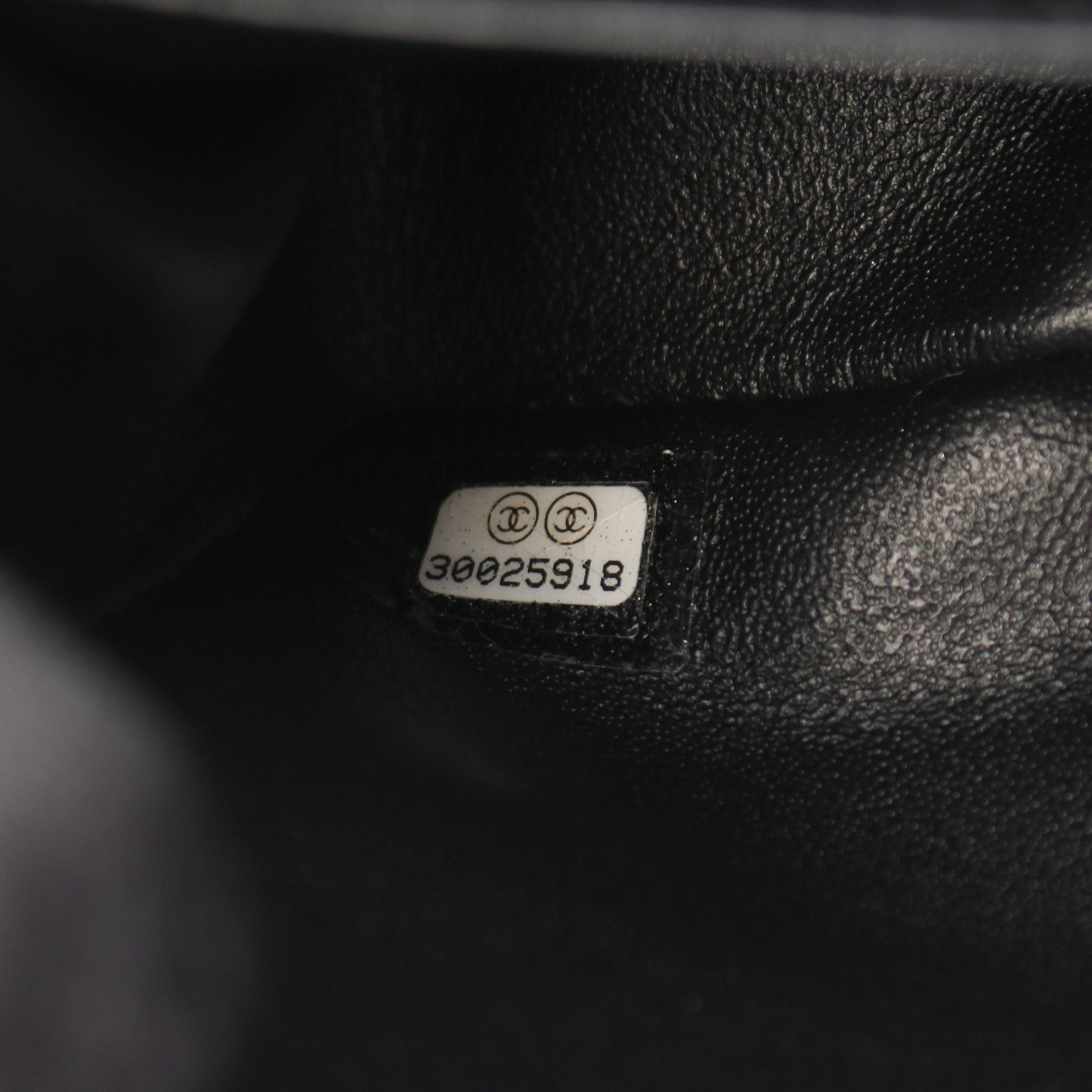 シェブロン Vステッチ Wフラップ Wチェーンショルダーバッグ ラムスキン ブラック シルバー金具 シャネル バッグ CHANEL