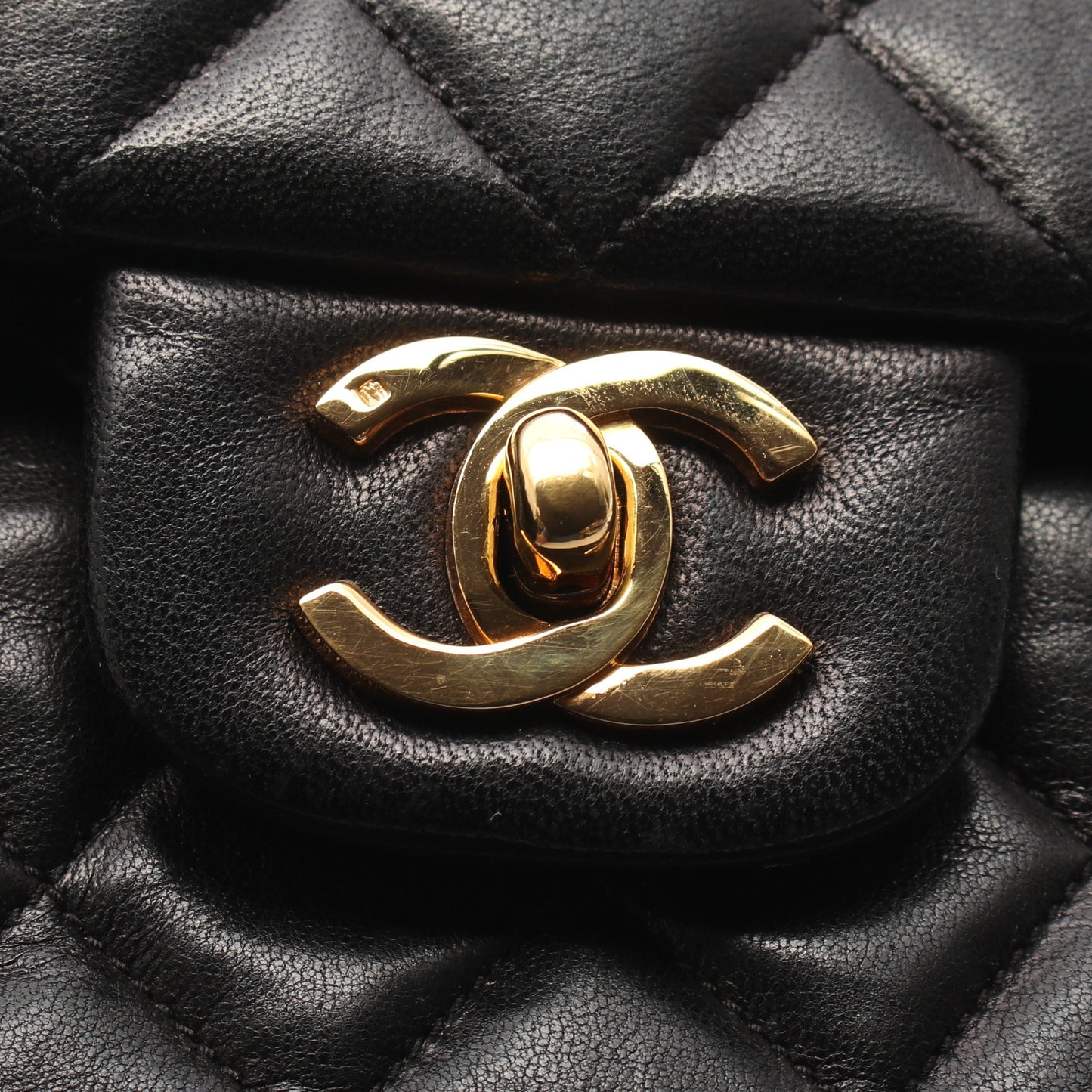 マトラッセ Wフラップ Wチェーンショルダーバッグ ラムスキン ブラック ゴールド金具 シャネル バッグ CHANEL