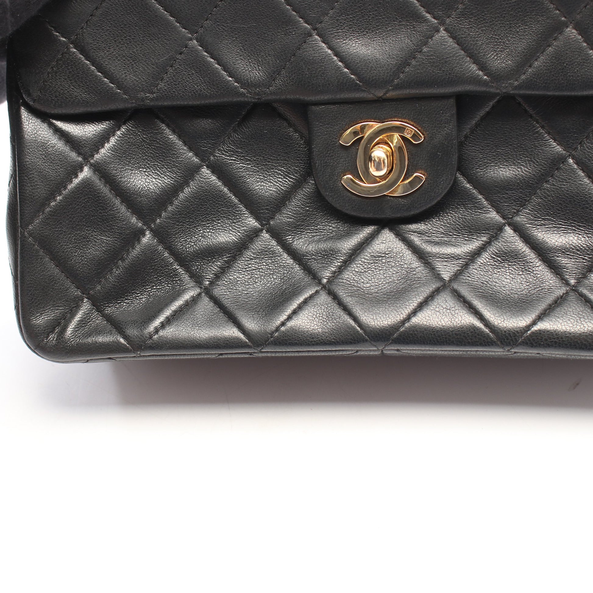 ミニマトラッセ20 チェーンショルダーバッグ ラムスキン ブラック ゴールド金具 シャネル バッグ CHANEL