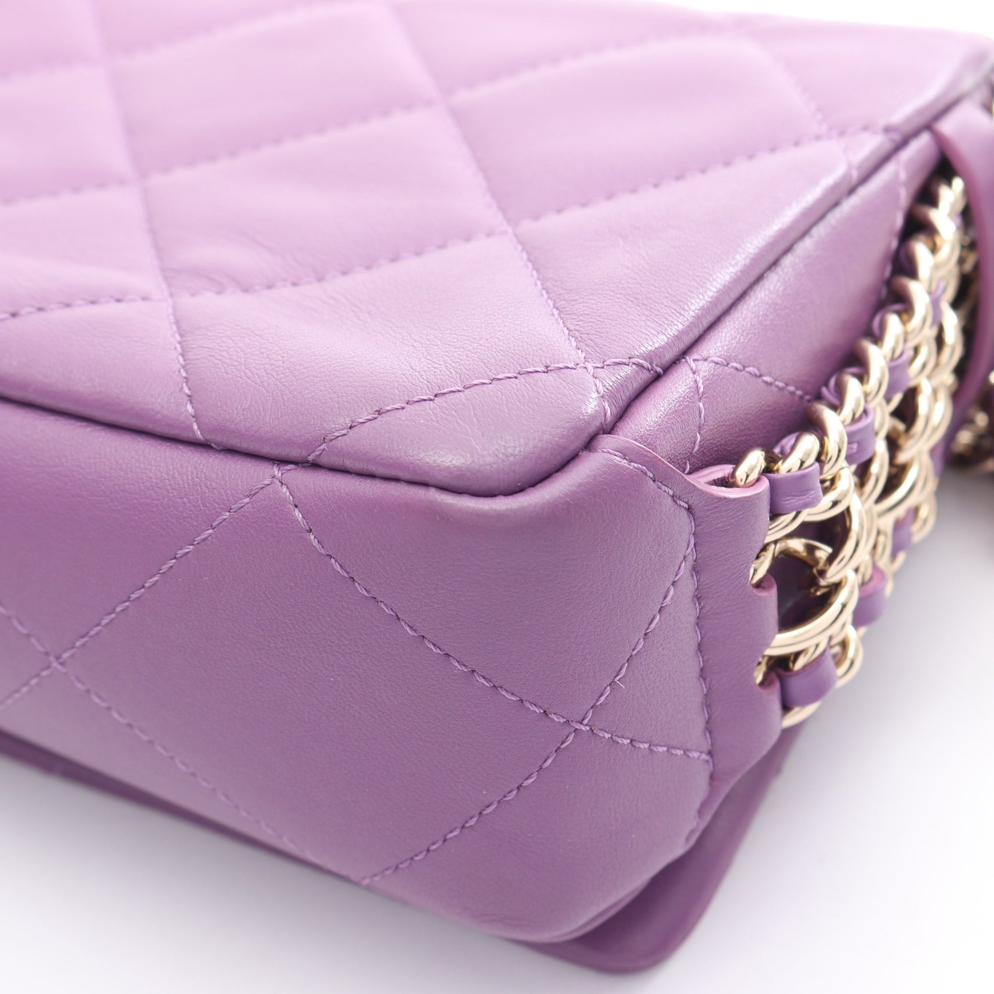 マトラッセ スモールフラップ チェーンショルダーバッグ ラムスキン パープル ゴールド金具 シャネル バッグ CHANEL