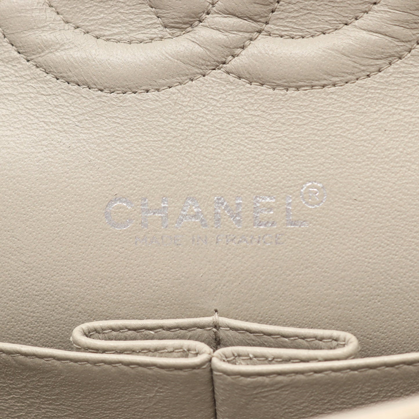 マトラッセ Wフラップ Wチェーンショルダーバッグ ラムスキン ライトグレー シルバー金具 シャネル バッグ CHANEL