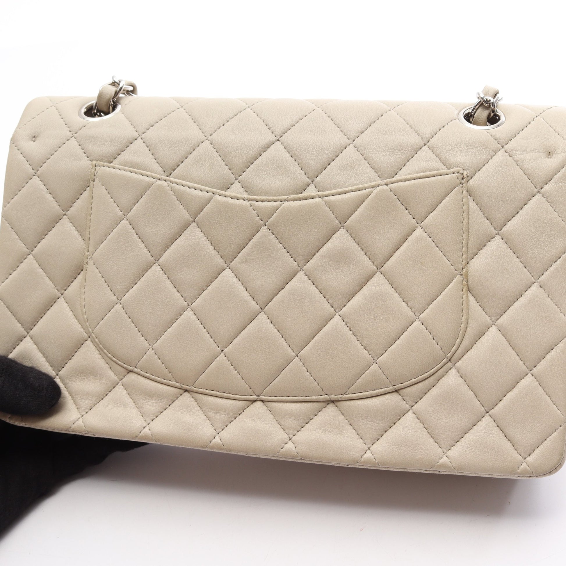 マトラッセ Wフラップ Wチェーンショルダーバッグ ラムスキン ライトグレー シルバー金具 シャネル バッグ CHANEL