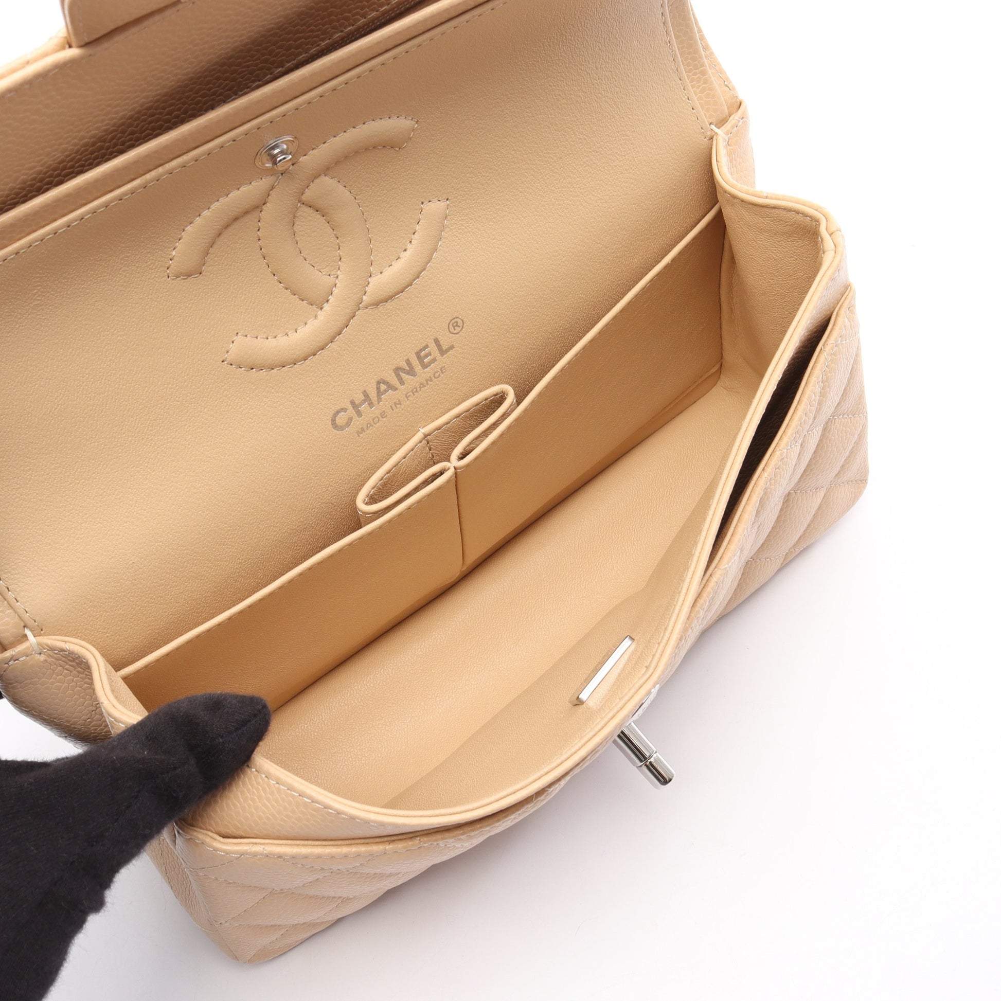 マトラッセ Wフラップ Wチェーンショルダーバッグ キャビアスキン ベージュ シルバー金具 シャネル バッグ CHANEL