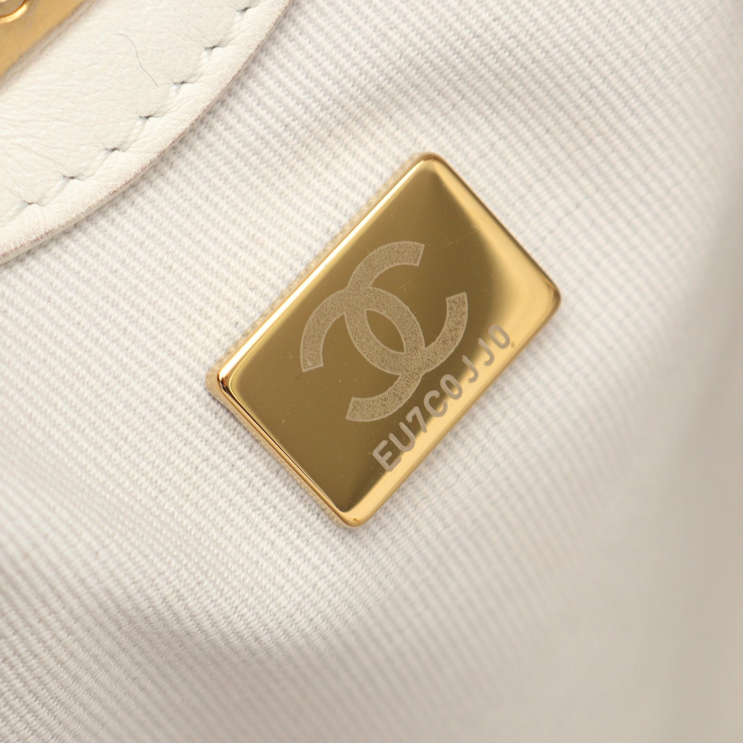 マトラッセ 2WAY ショルダーバッグ ラムスキン ホワイト ゴールド金具 シャネル