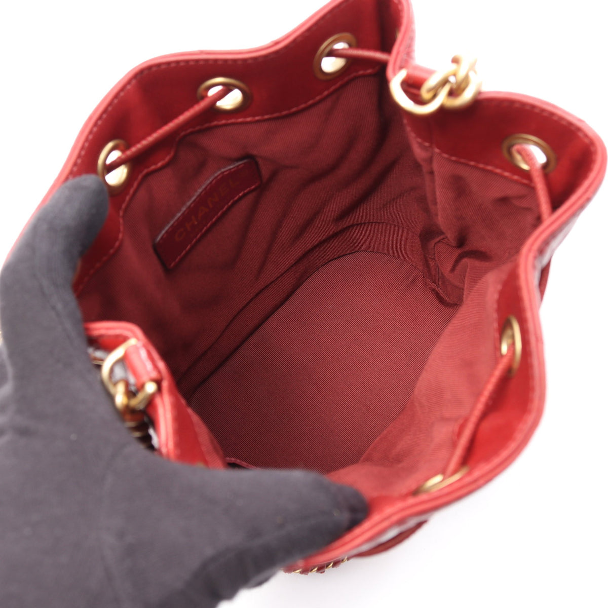 シェブロン Vステッチ ドローストリング バケットバッグ チェーンショルダーバッグ レザー レッド ゴールド金具 シャネル バッグ CHANEL