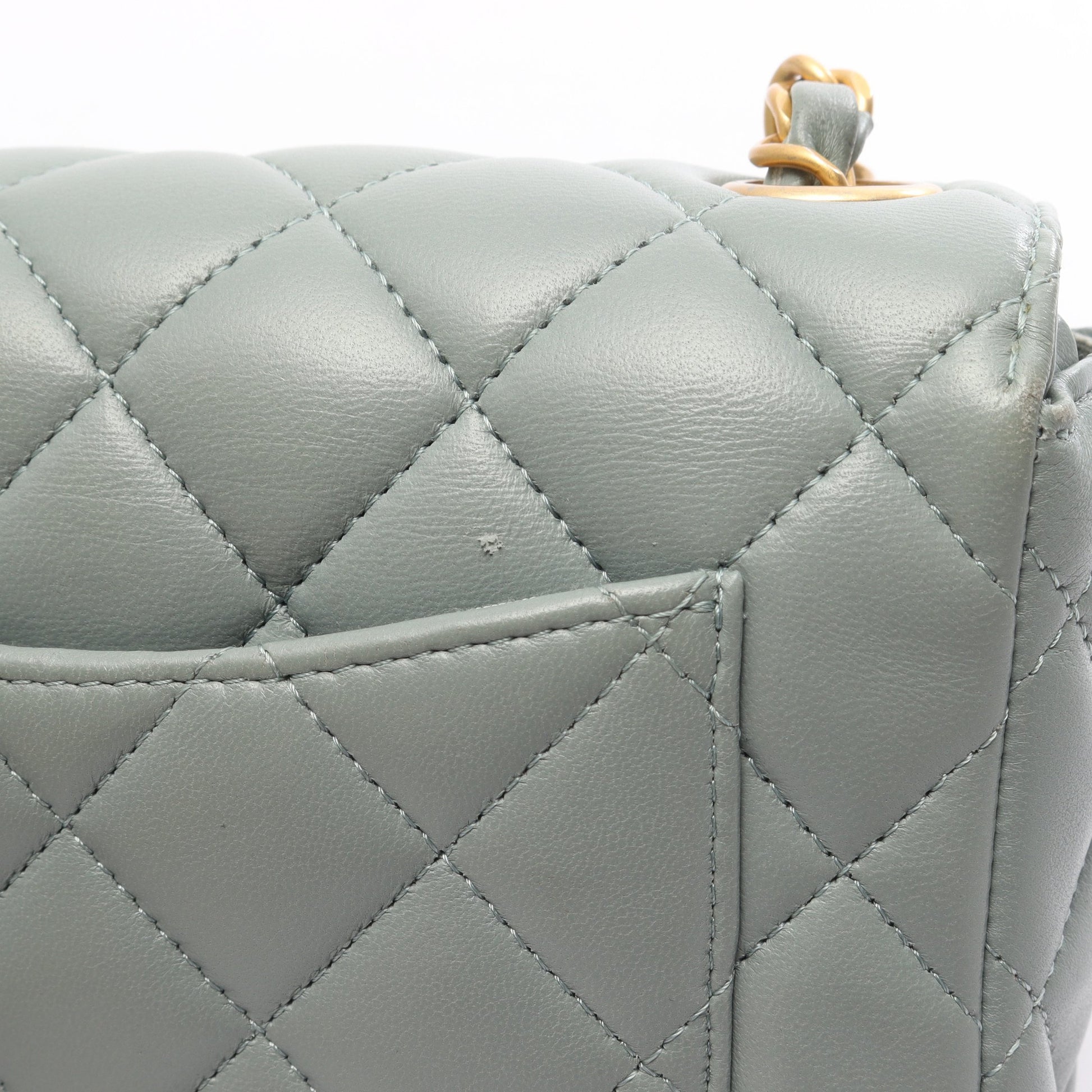 ミニマトラッセ チェーンショルダーバッグ ラムスキン ライトグリーン ゴールド金具 シャネル バッグ CHANEL